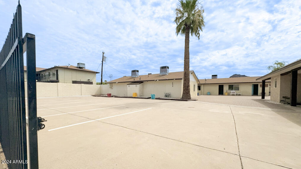 8939 N 8TH Street