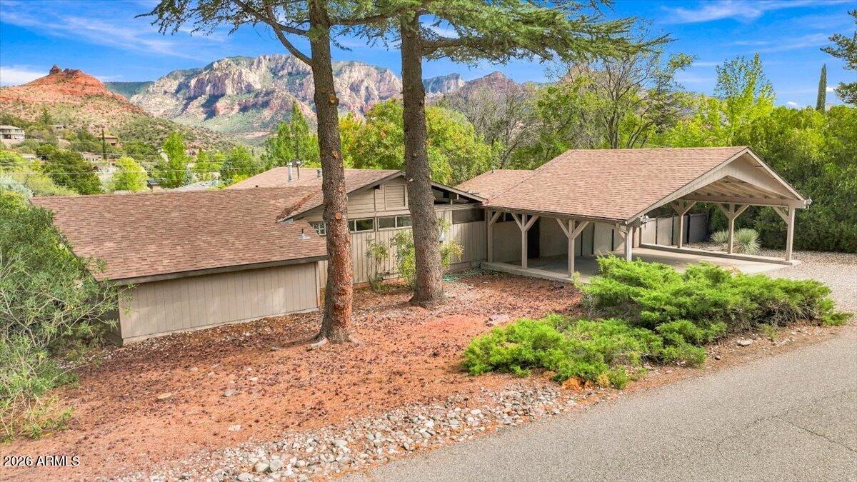 375 CAPITOL BUTTE Drive