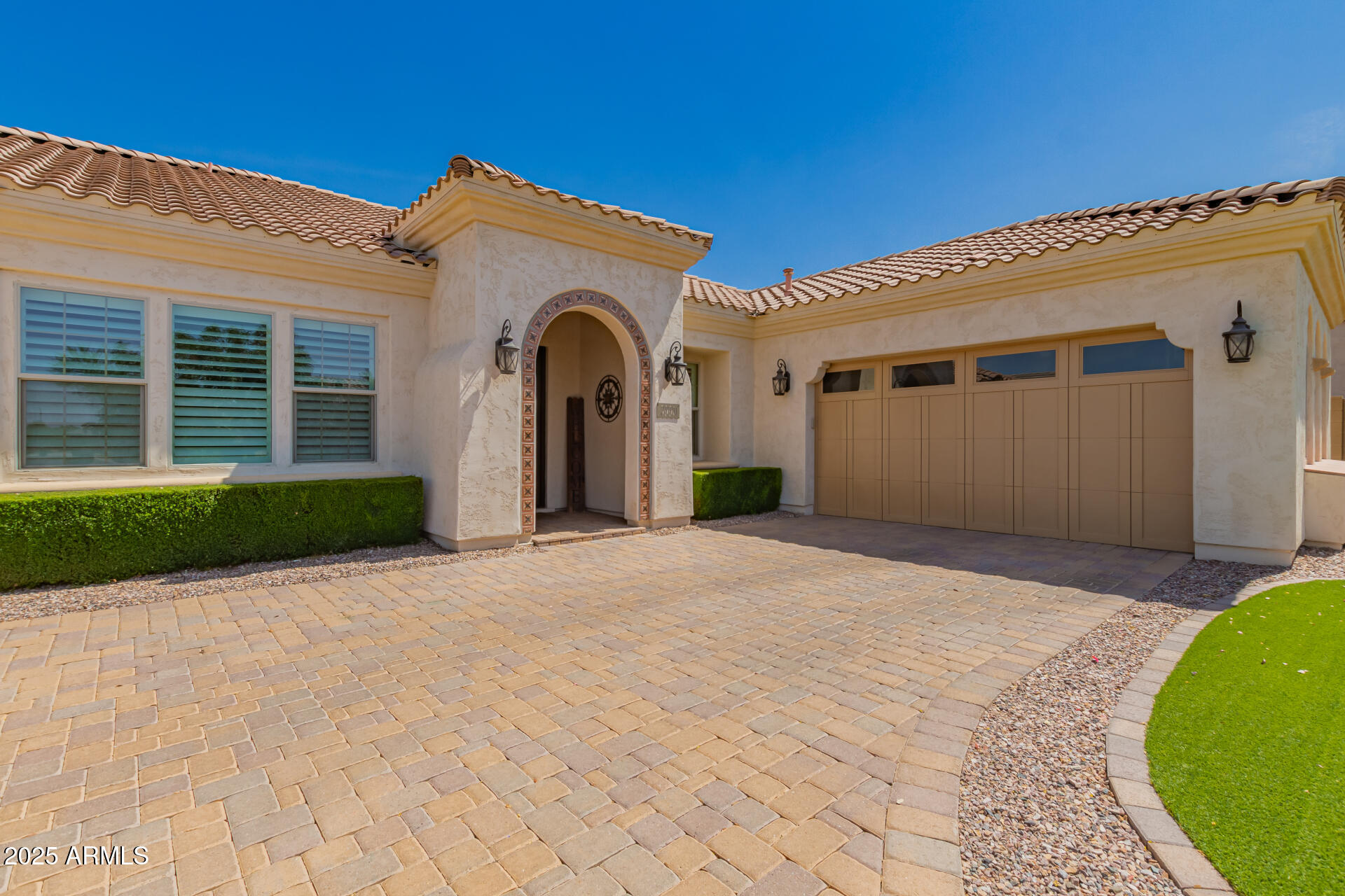 3990 E IRIS Drive