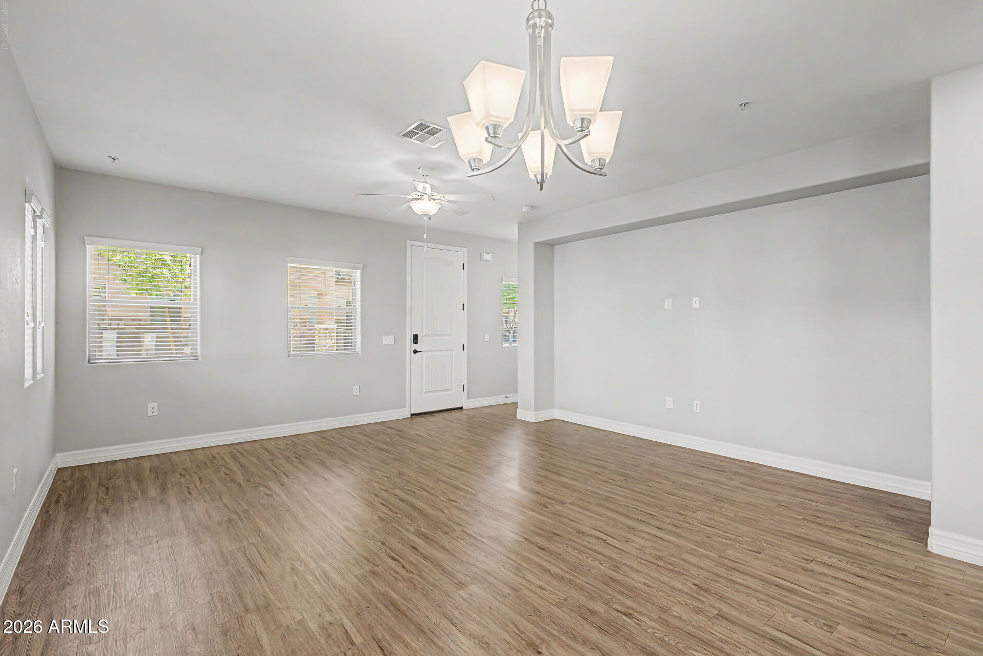 2821 S SKYLINE -- 116