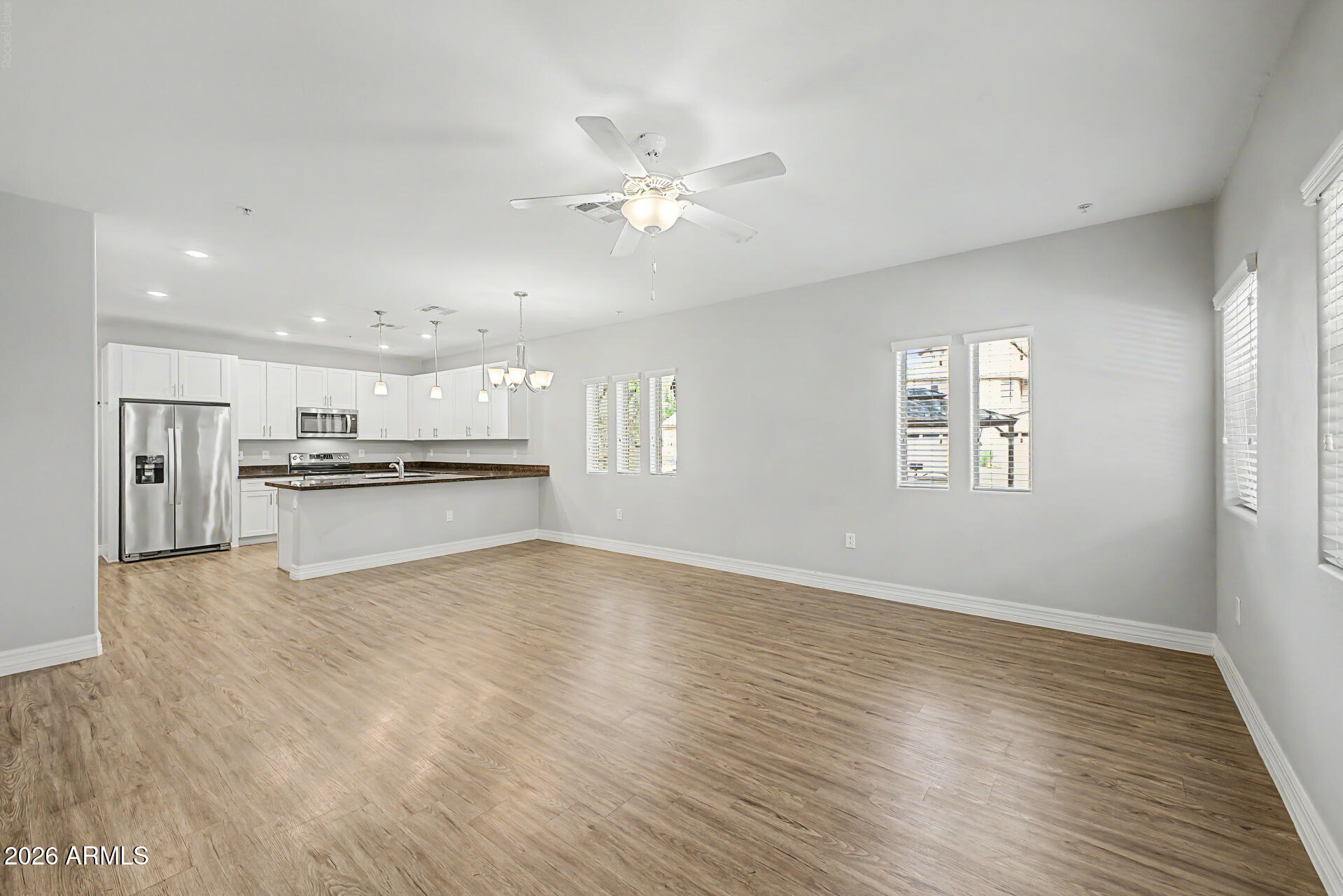 2821 S SKYLINE -- 116