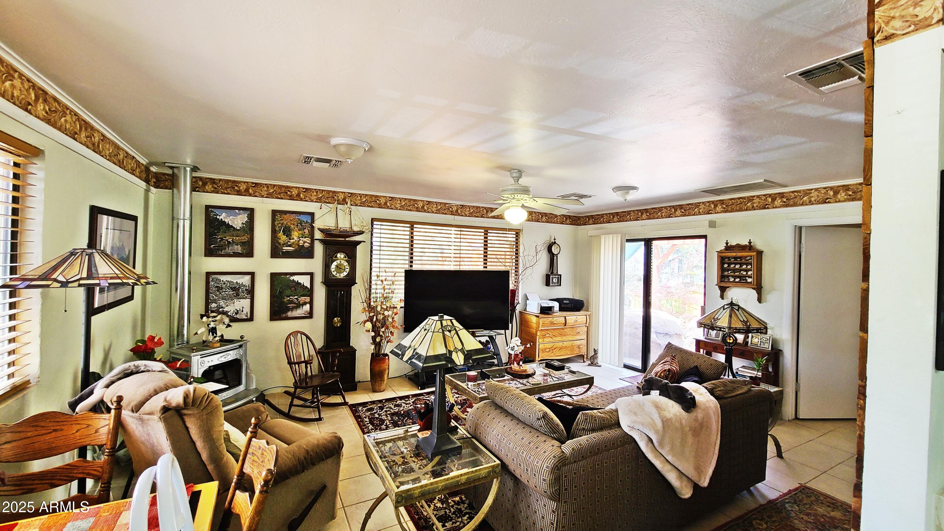 Search Homes 3 208 E SHERWOOD Drive