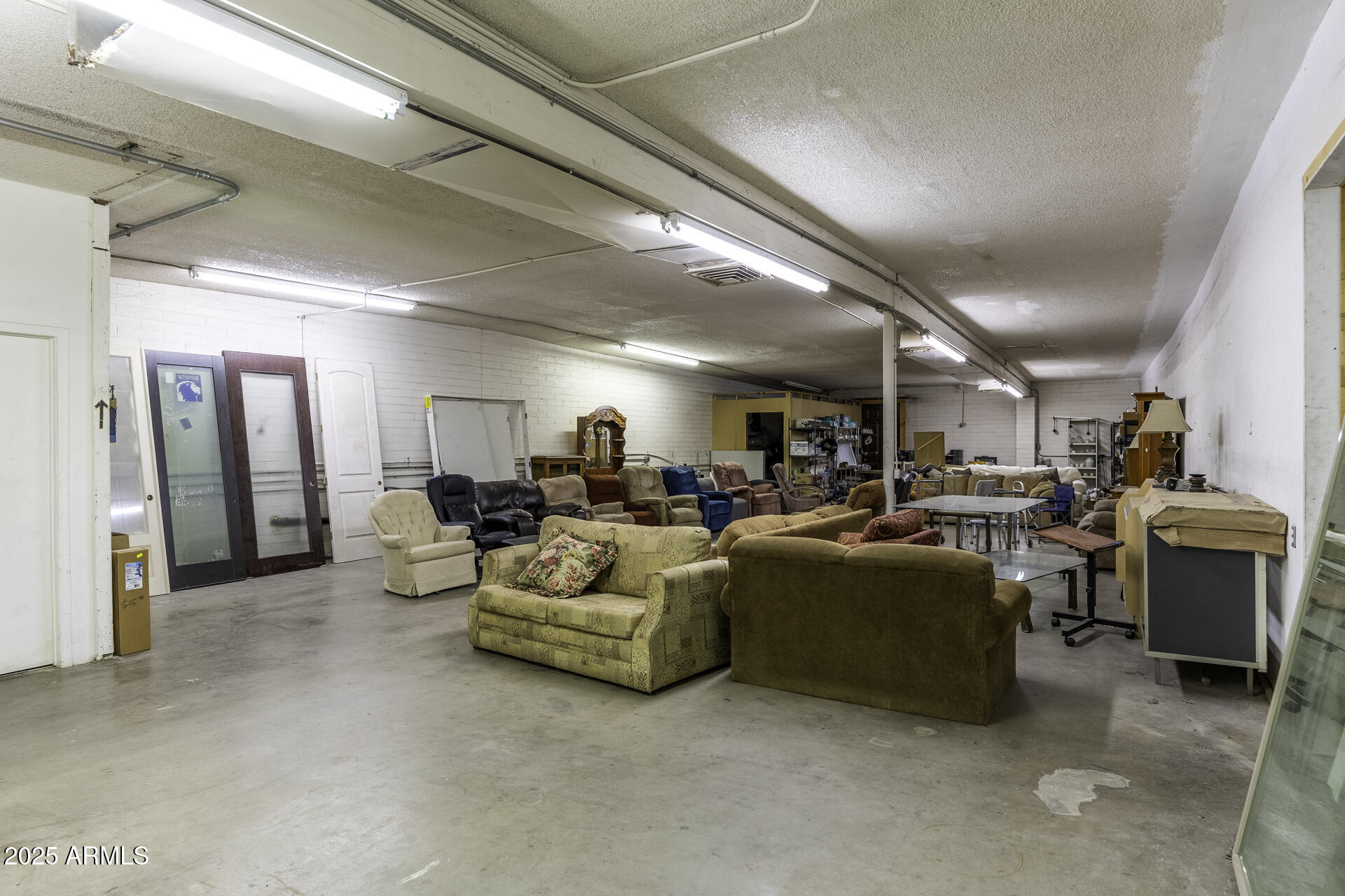655 W COTTONWOOD Lane