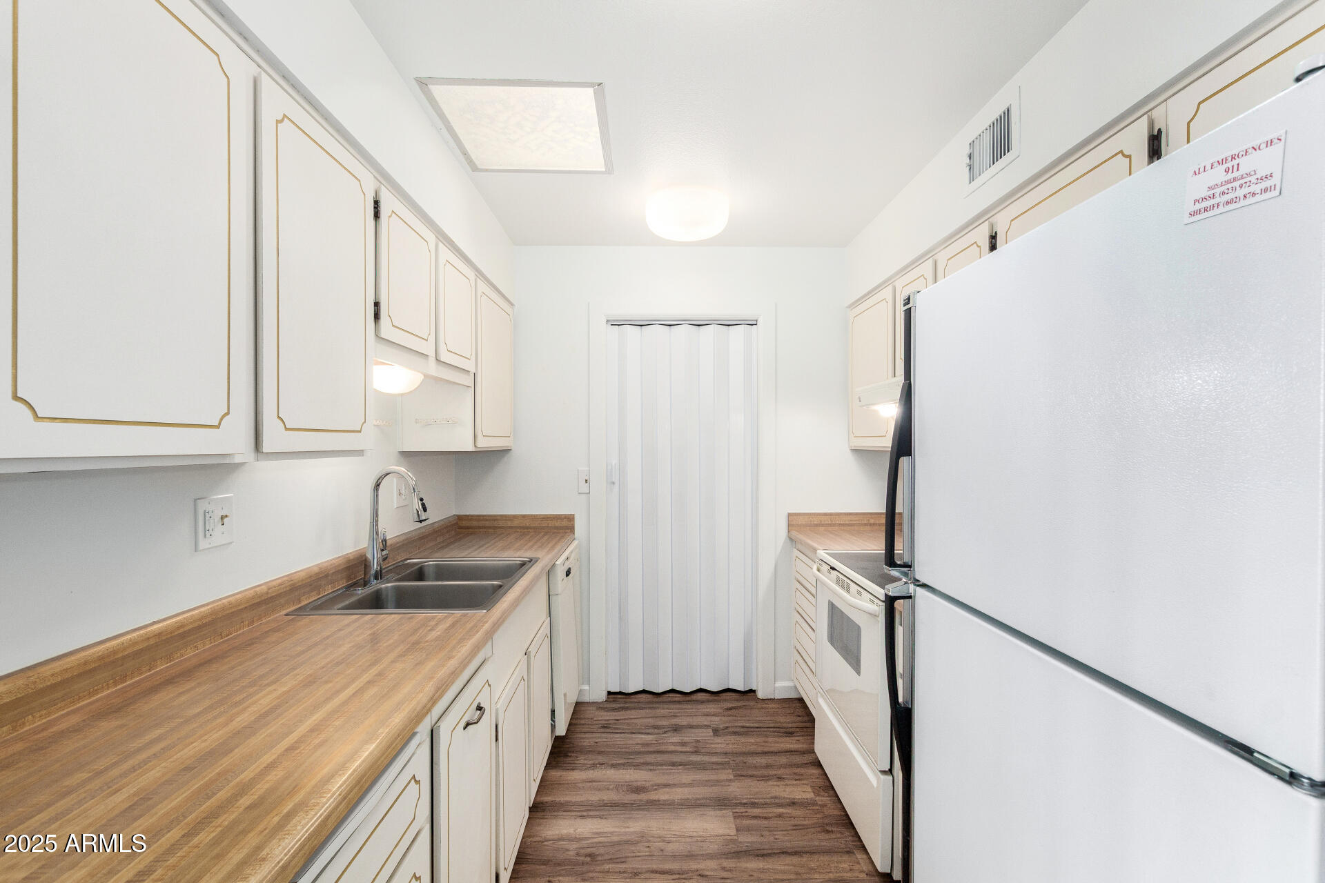 10815 W SANTA FE Drive