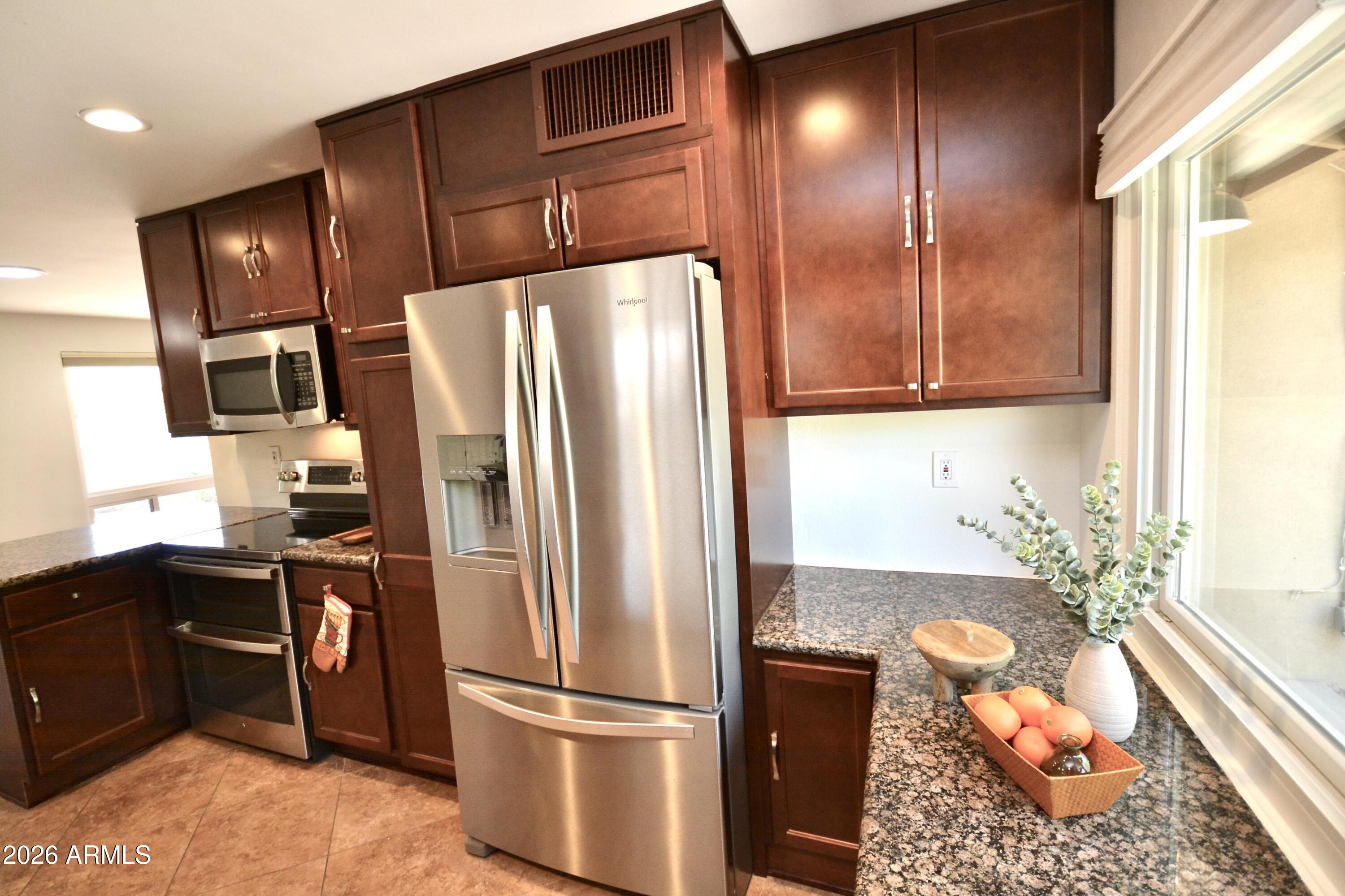 1215 W COLTER Street