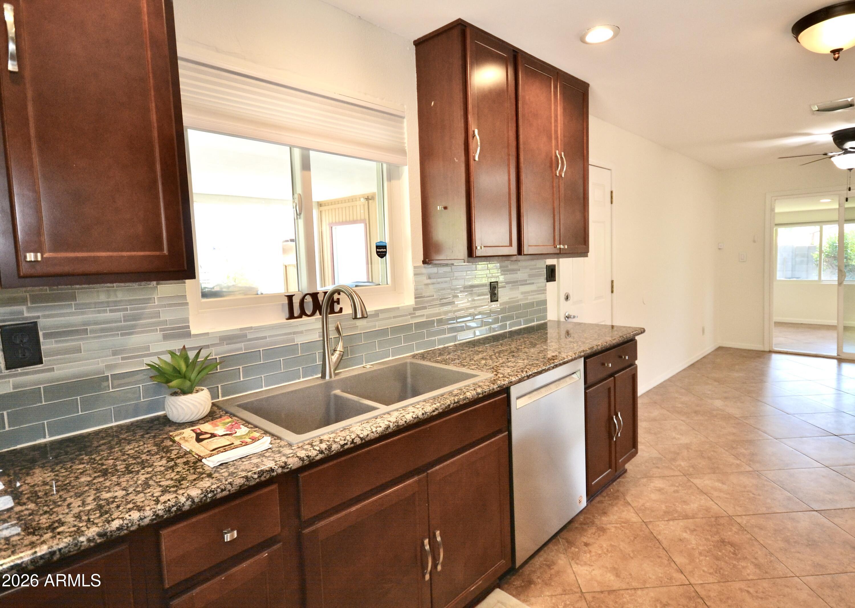 1215 W COLTER Street