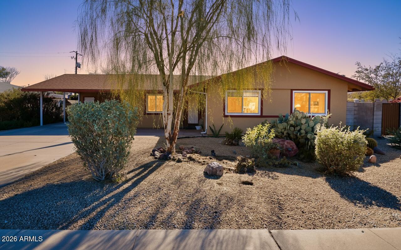 1215 W COLTER Street