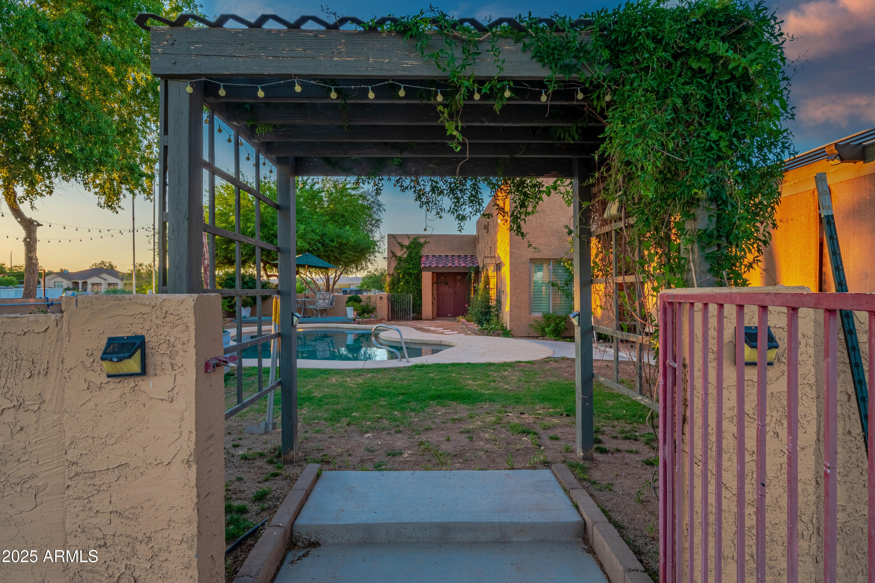 Home has 2 Primary Suites, Casita, Pool AND Horse Stalls - Residential