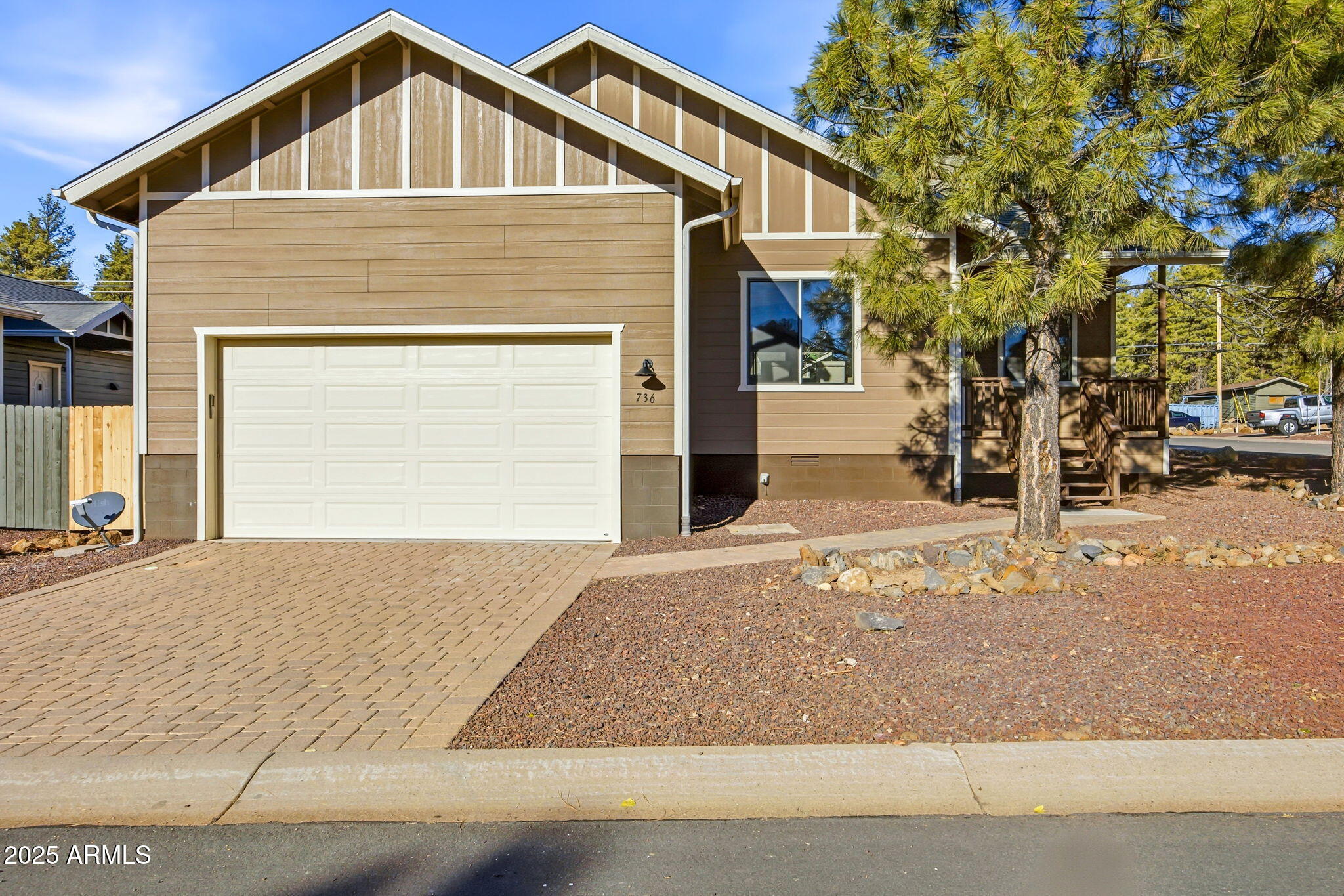 736 W SUMMER HAVEN Lane