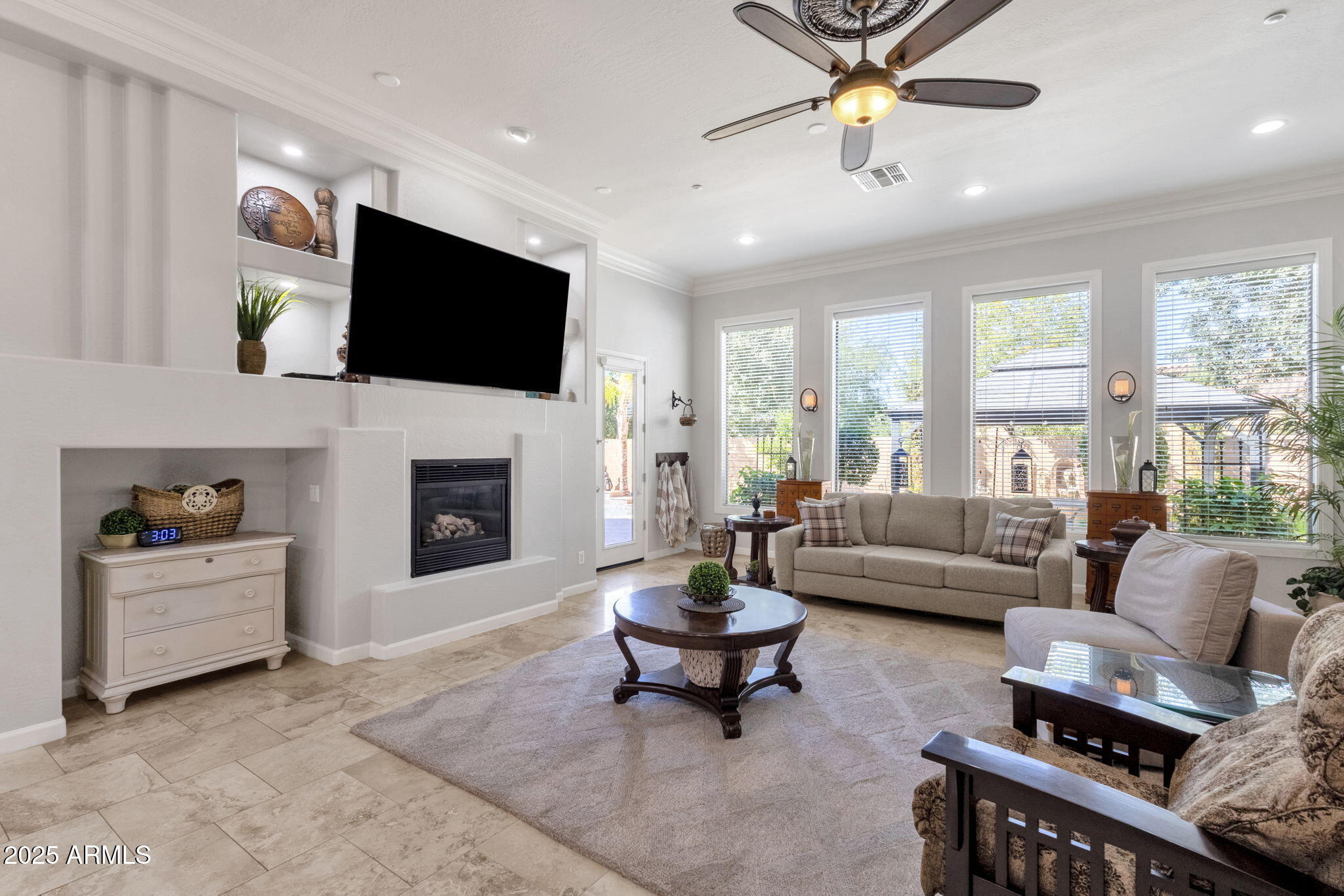 3426 E RAVEN Drive