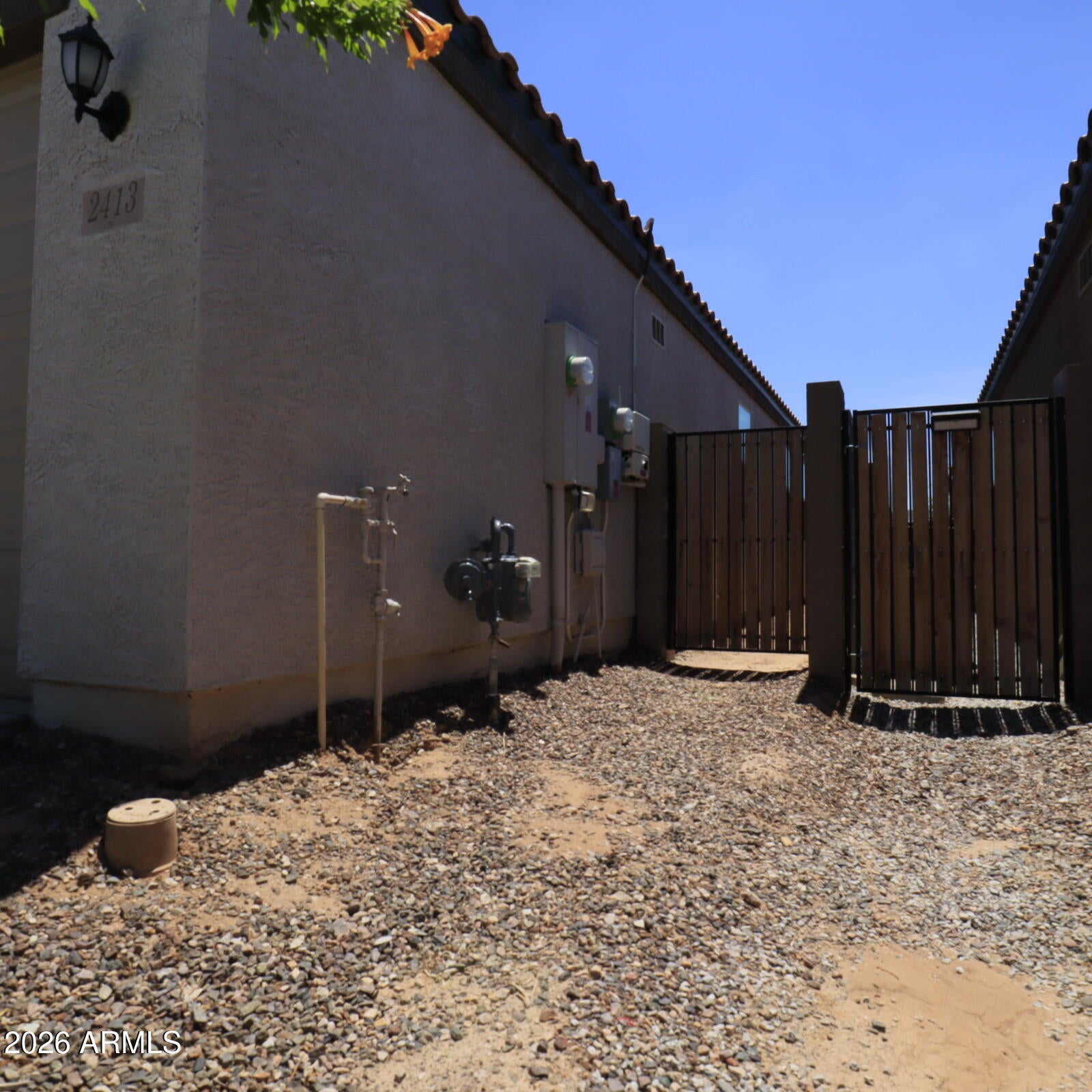 2413 W SUNLAND Avenue
