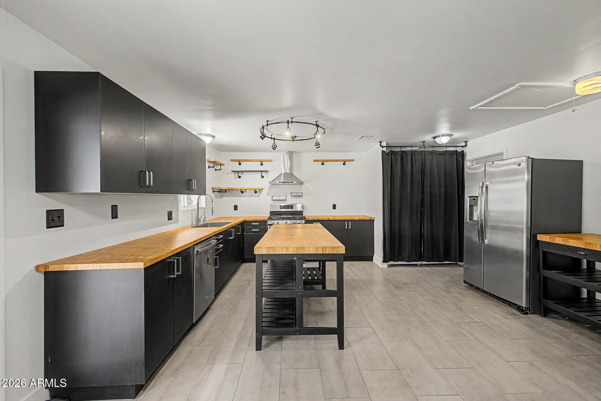 227 E AUBURN Drive