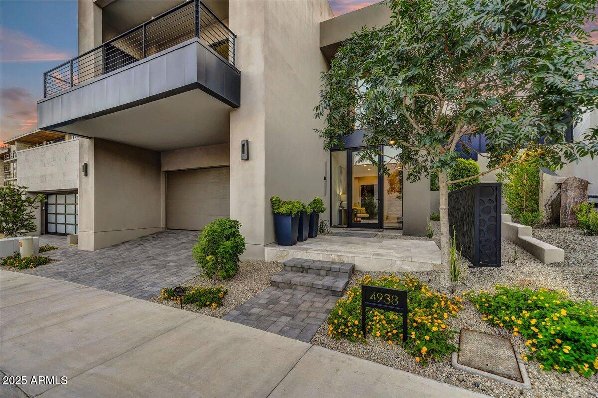 4938 N ASCENT Drive