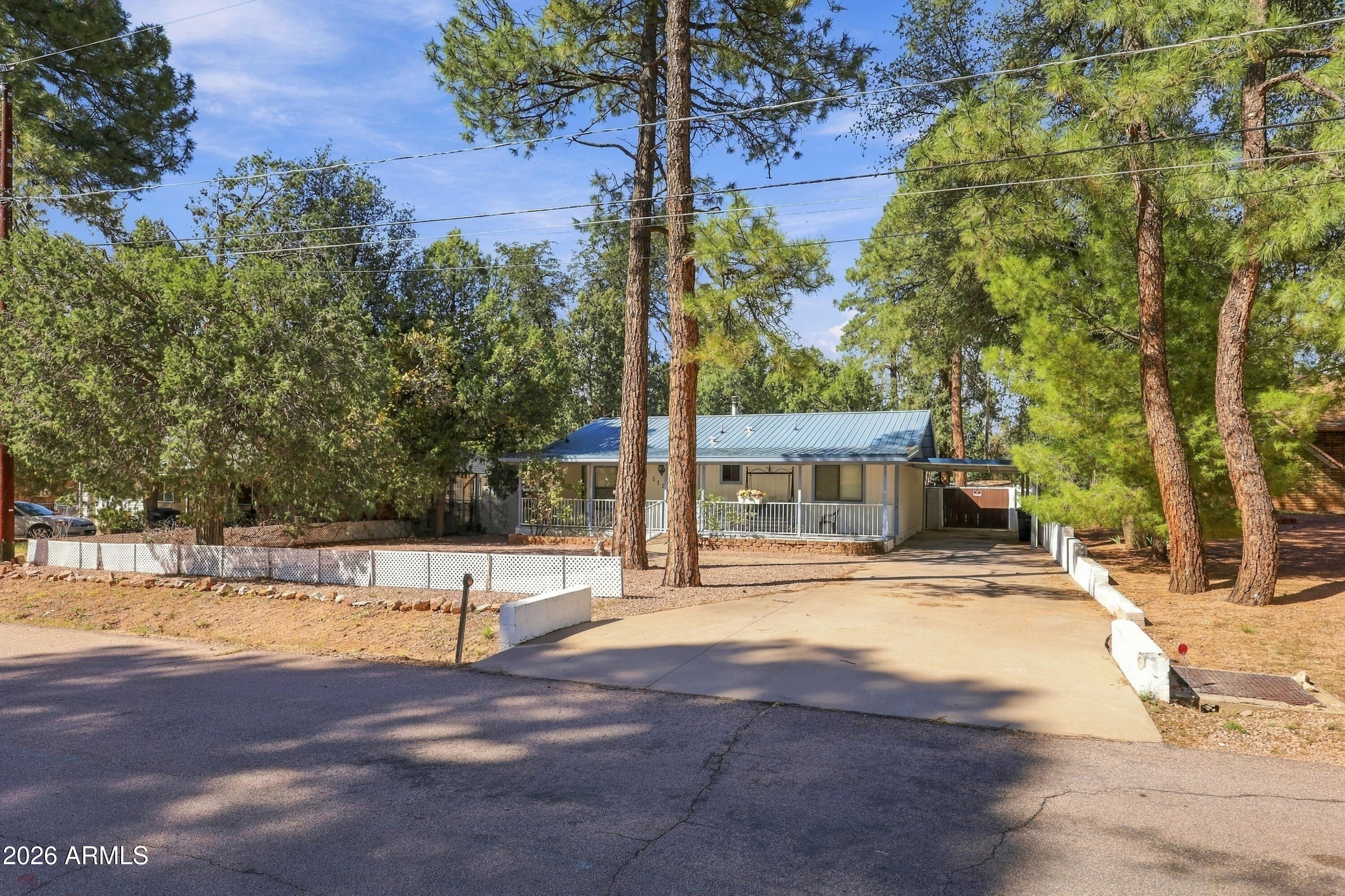 112 W SHERWOOD Drive
