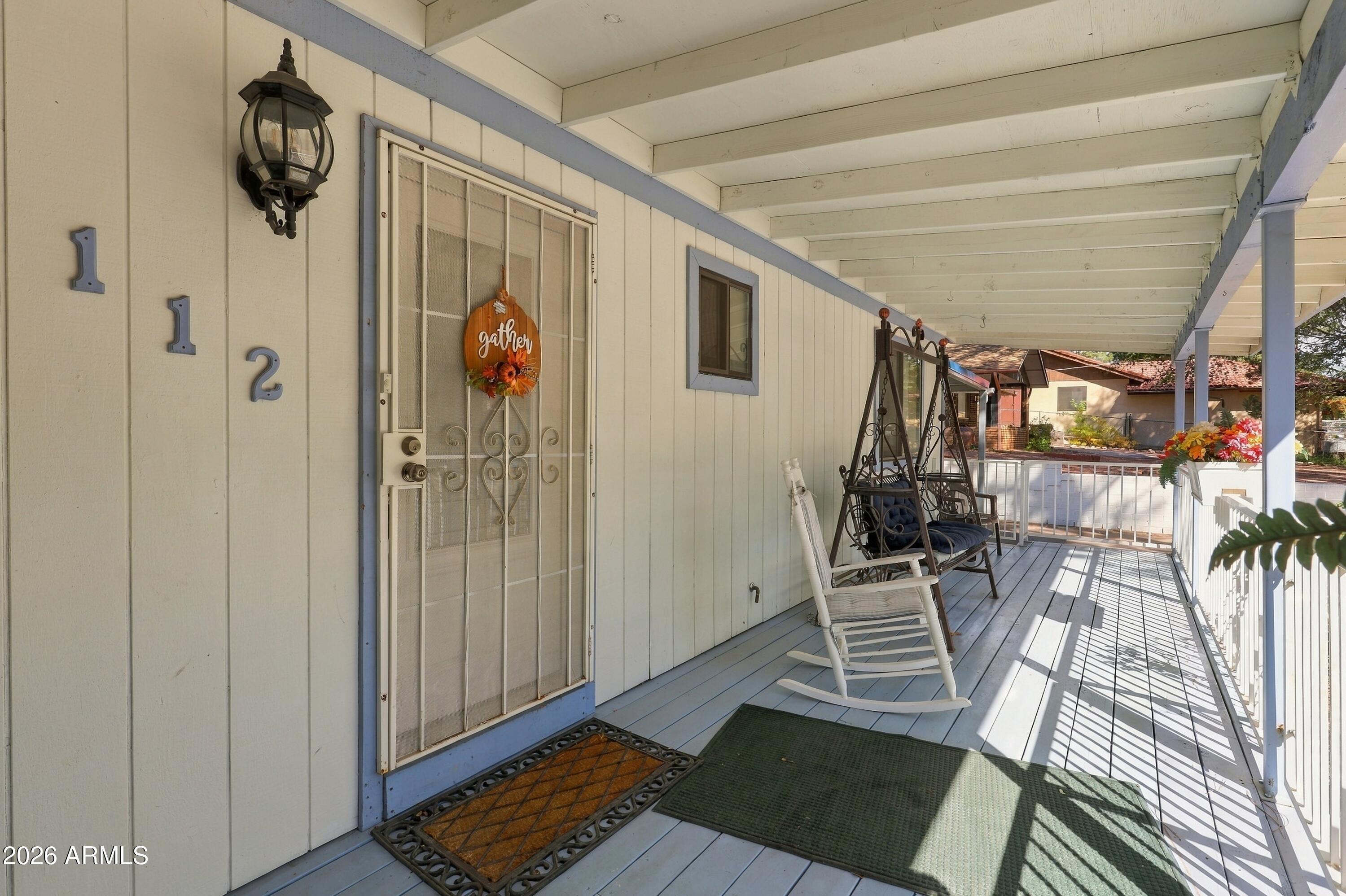112 W SHERWOOD Drive