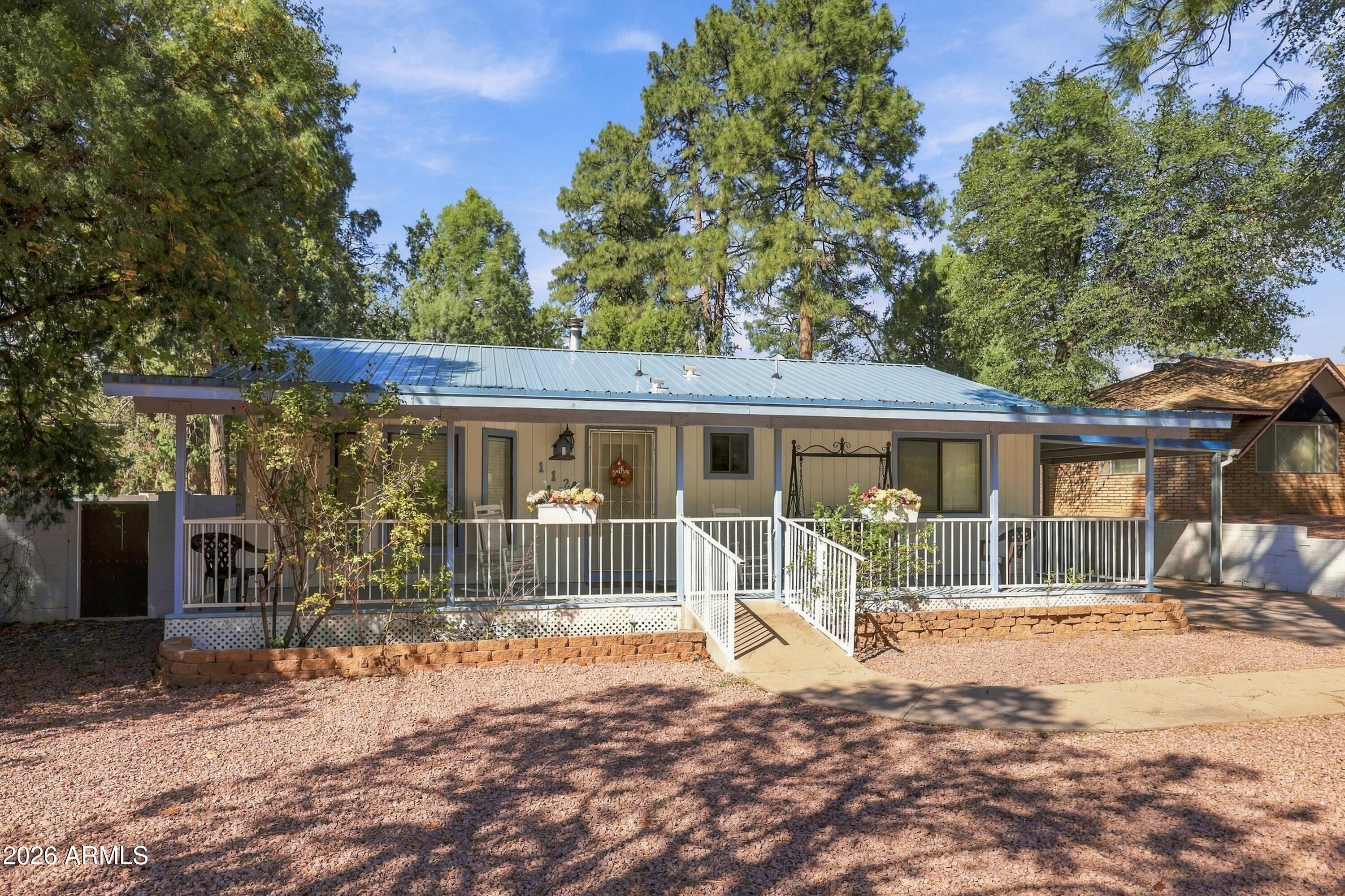 112 W SHERWOOD Drive