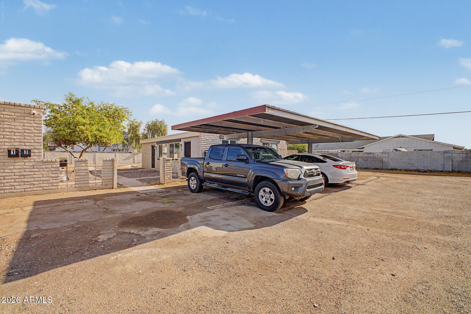 1925 W VILLAGE Drive 2