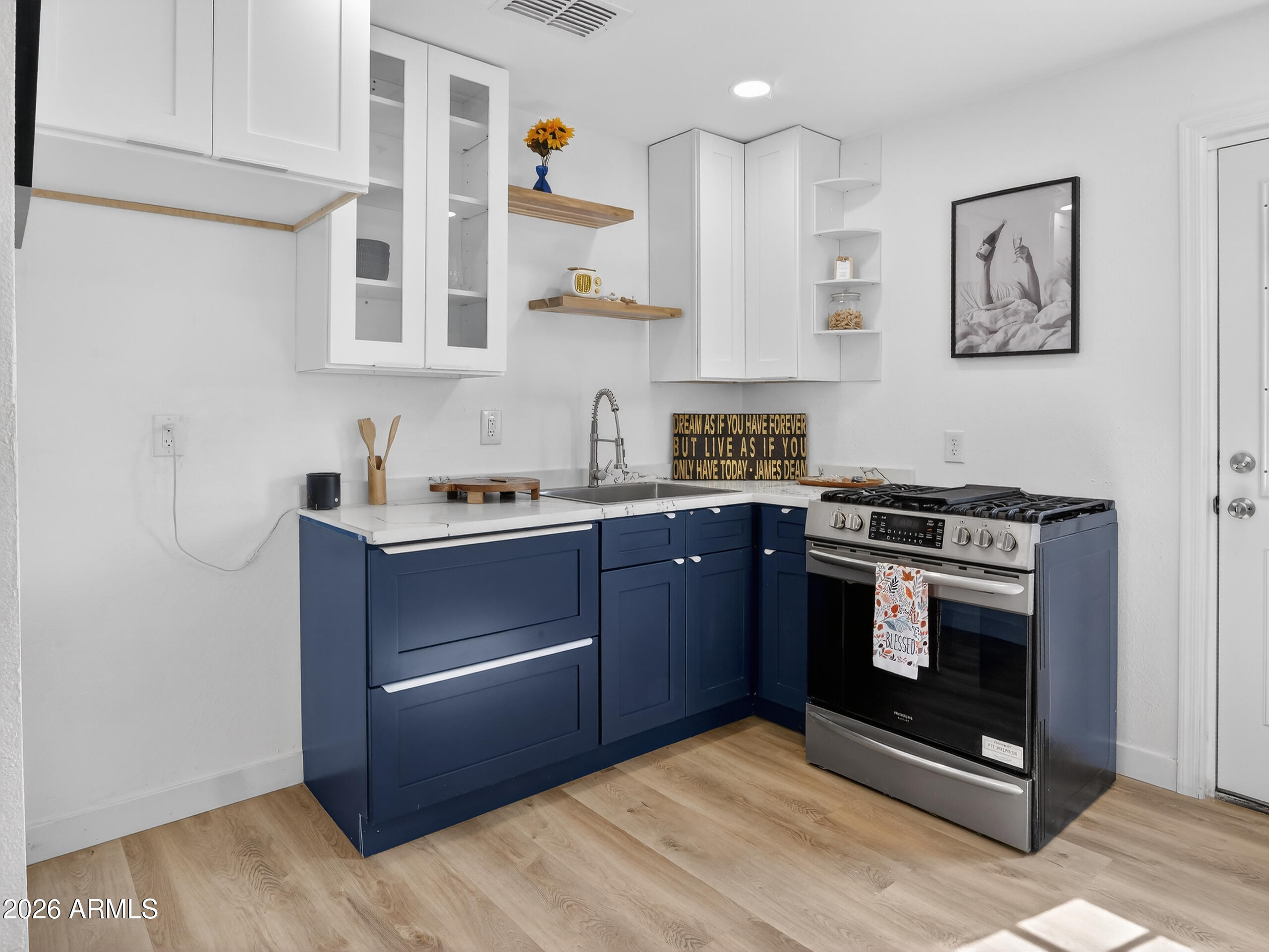 1341 W Apache Street