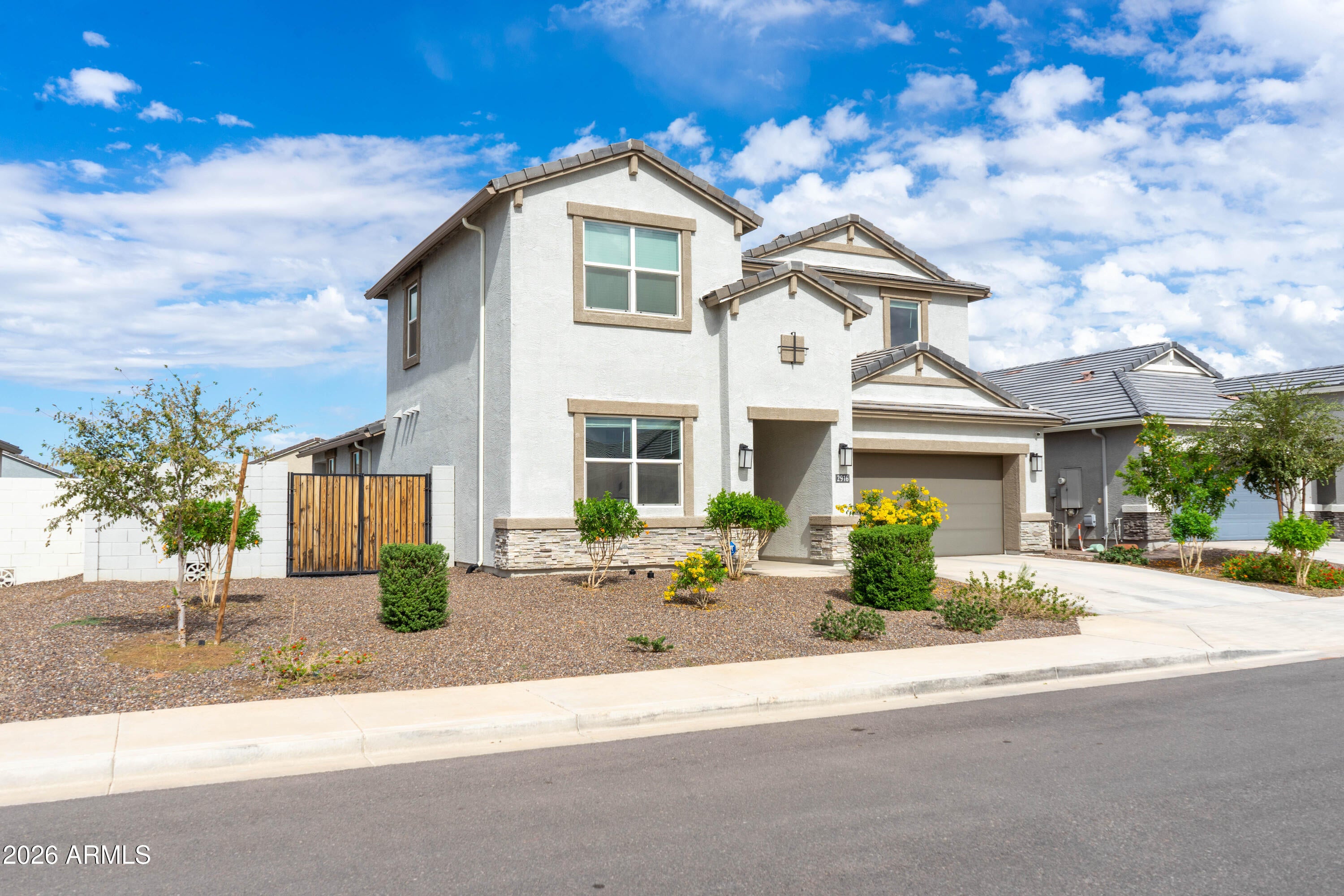 2916 W STRADLING Avenue