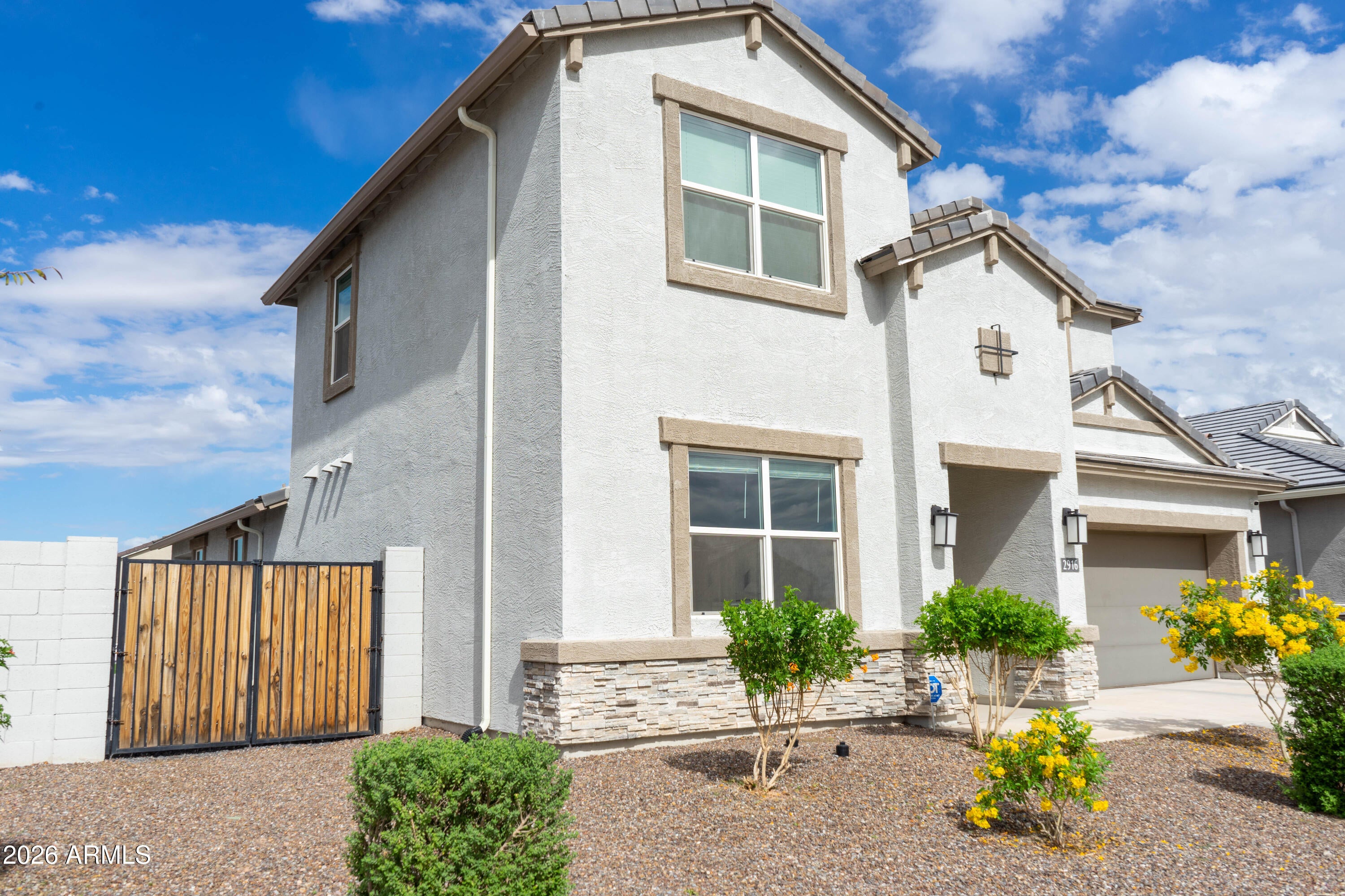 2916 W STRADLING Avenue