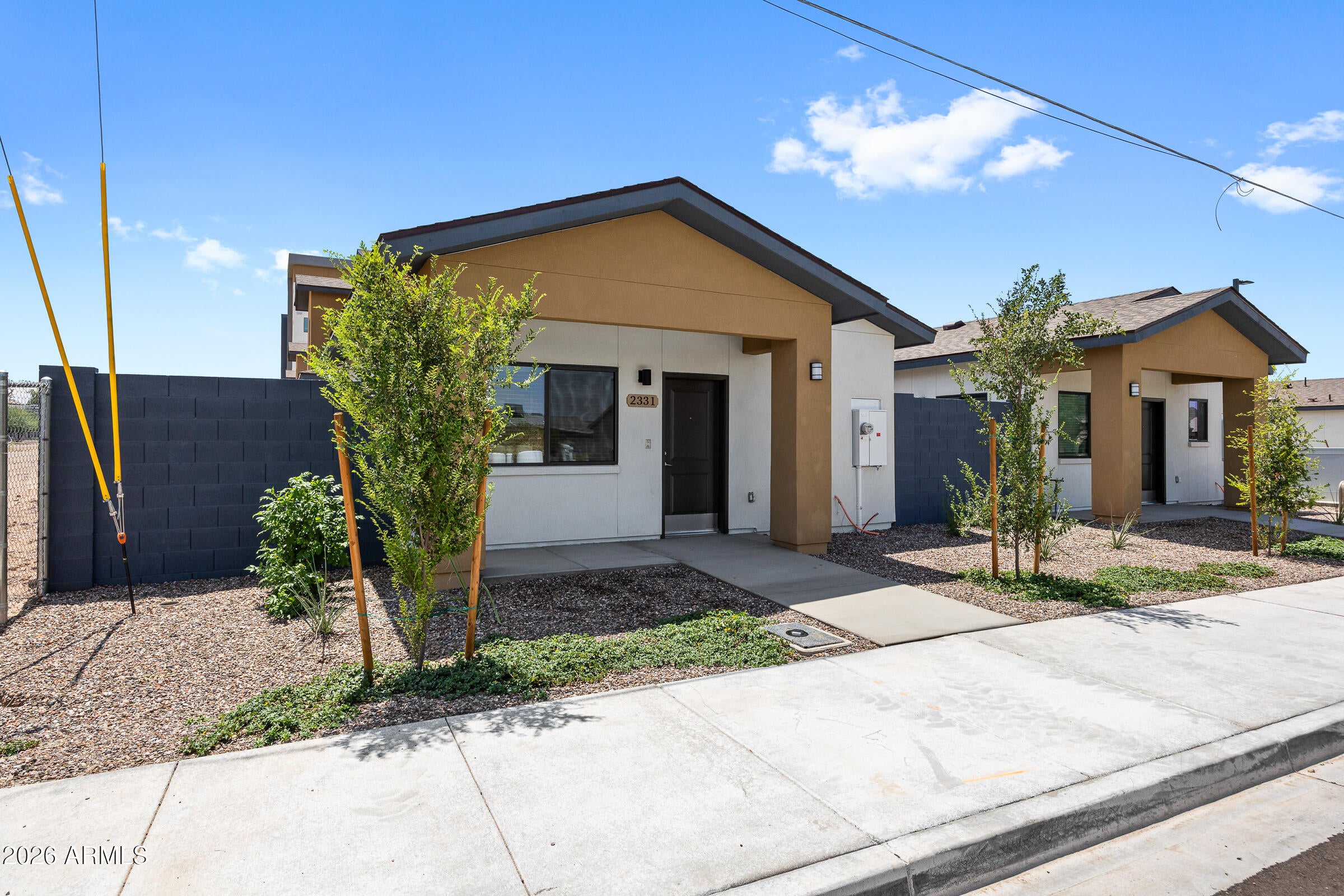 2307 E MCARTHUR Drive