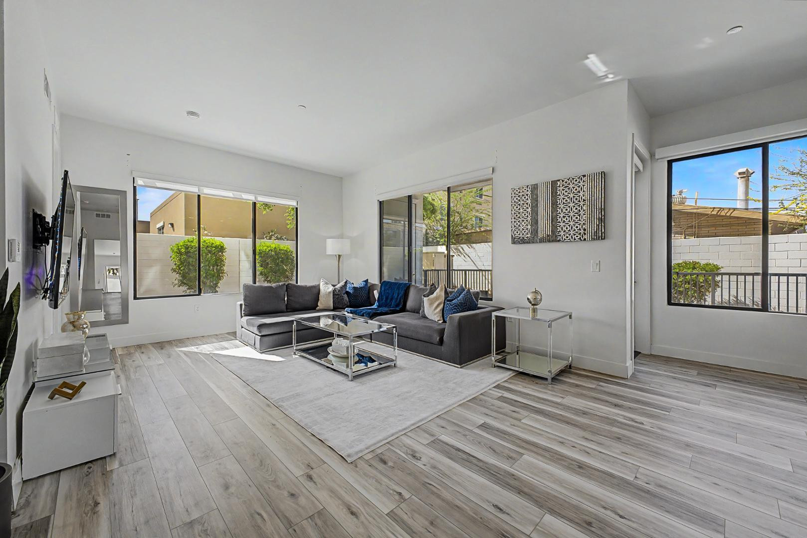 7300 E Earll Drive Unit 1014