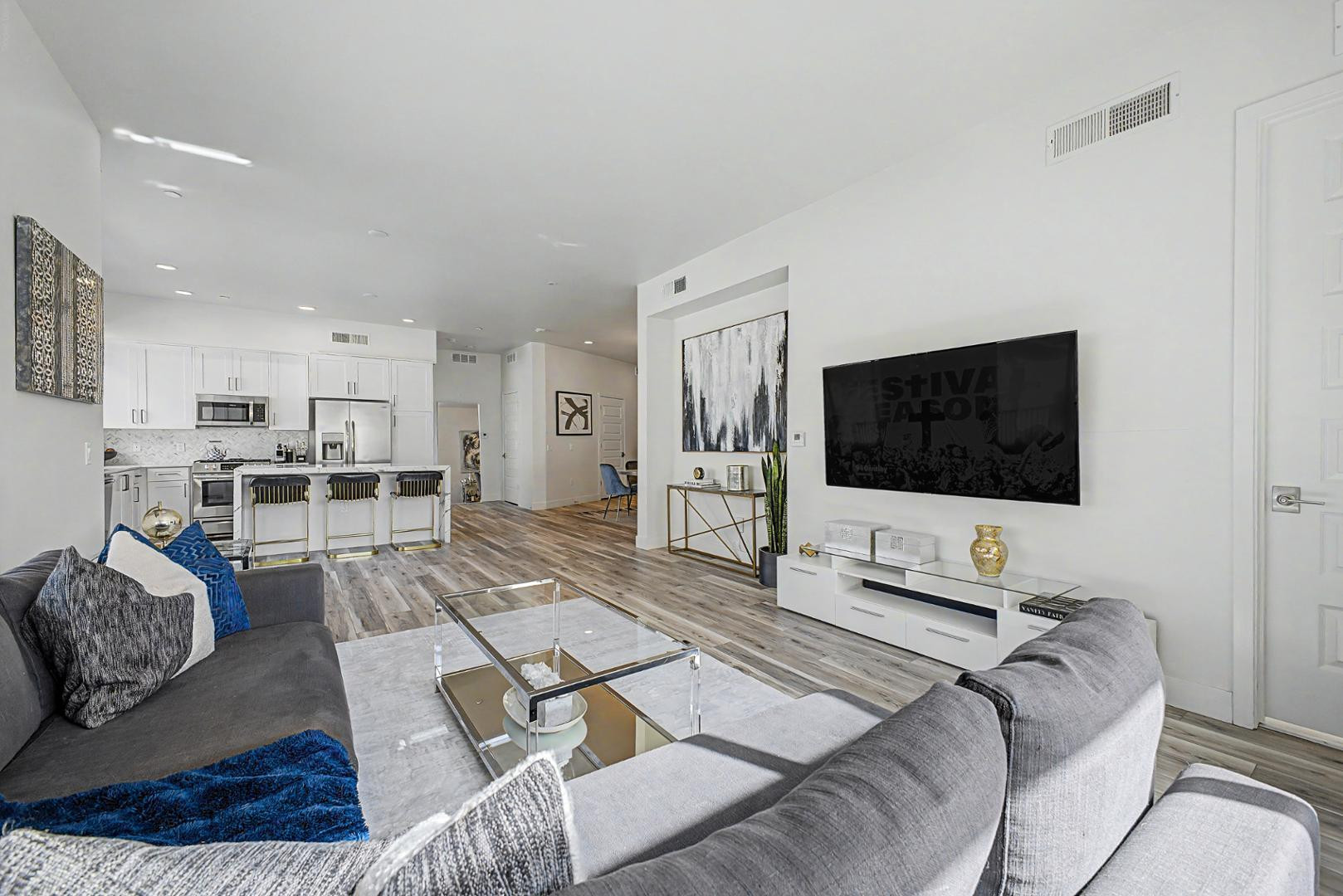 7300 E Earll Drive Unit 1014