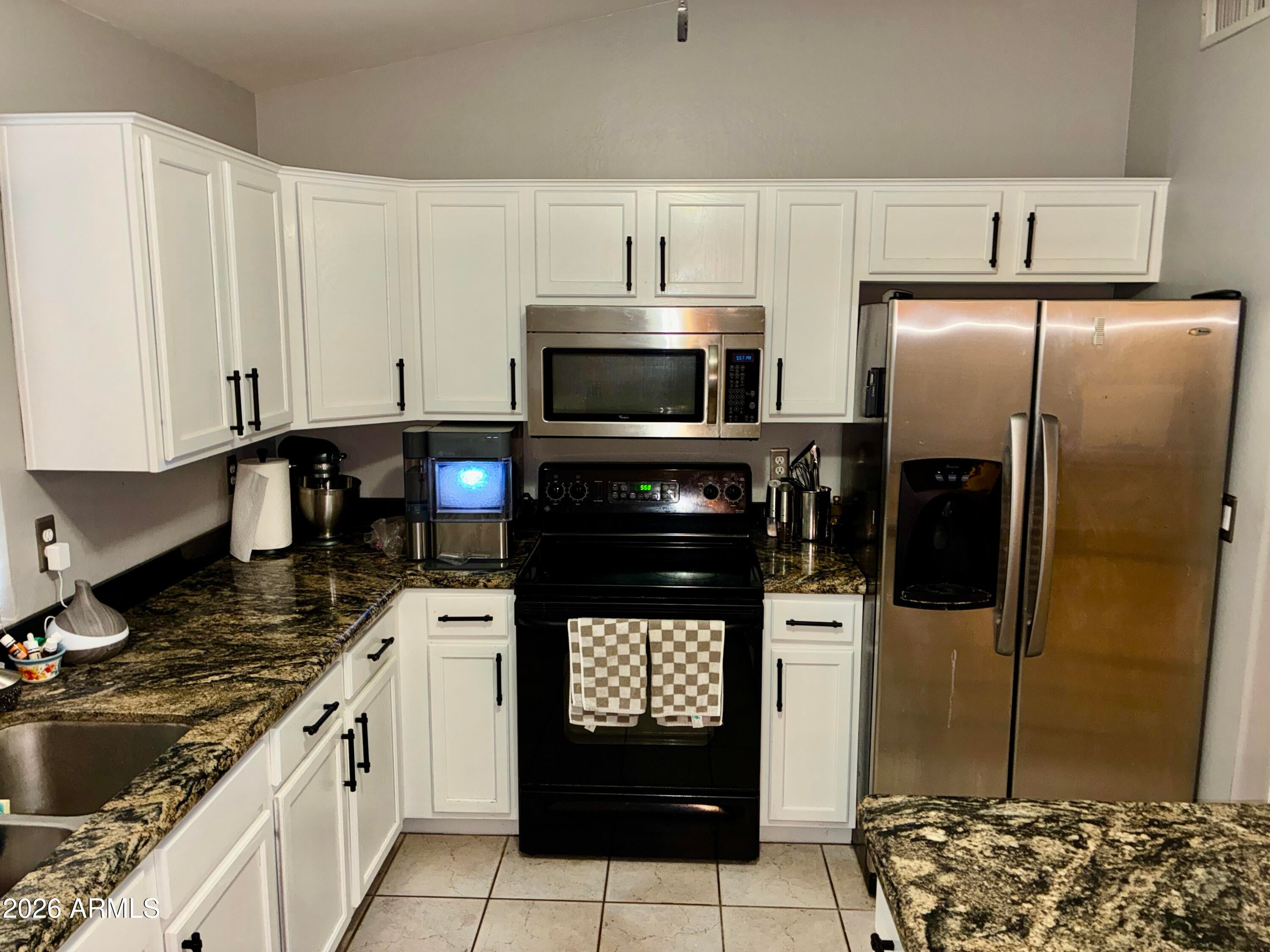 2054 N LOS ALAMOS --