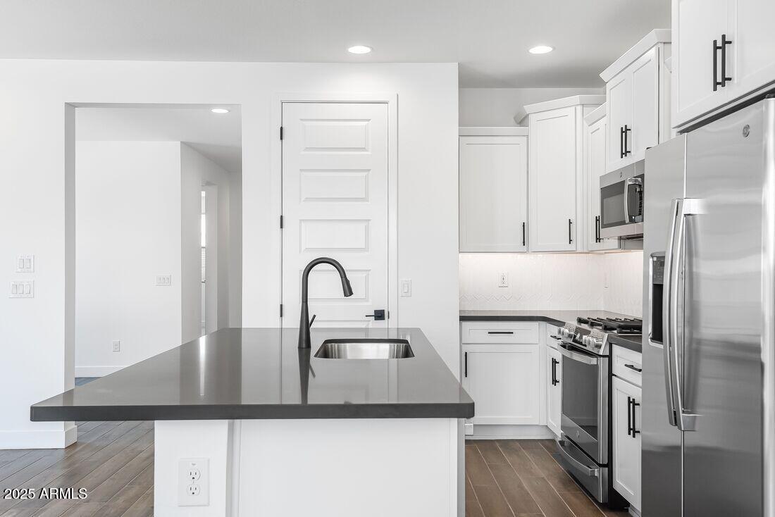 18147 W HIDDENVIEW Drive