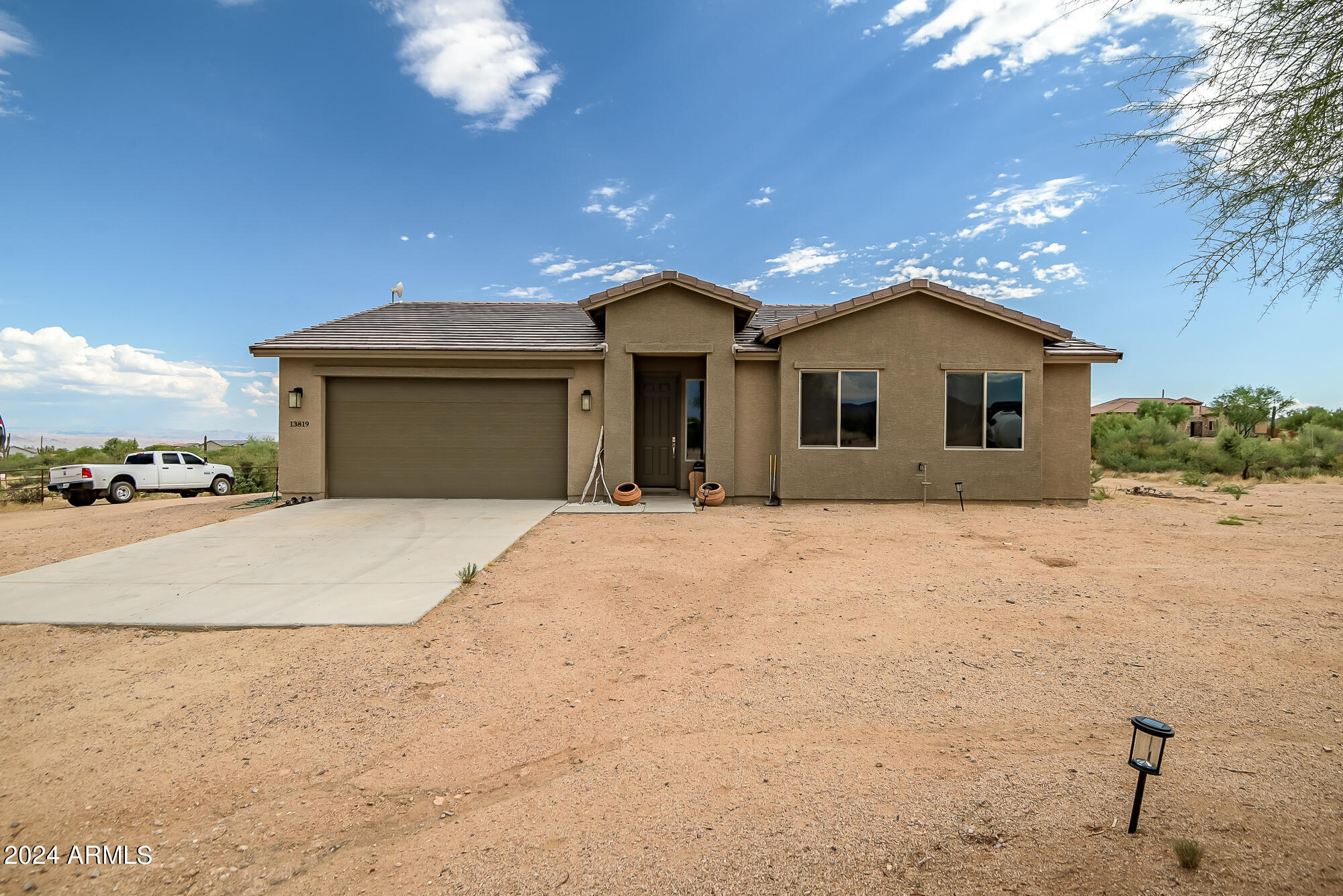 13819 E CAVALRY Drive