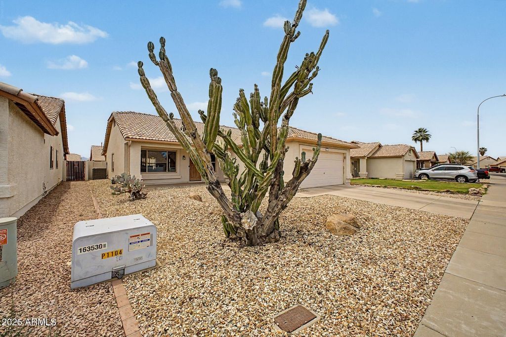 Photo of 10311 W Orange Drive, Glendale, AZ 85307 (MLS # 7021609)