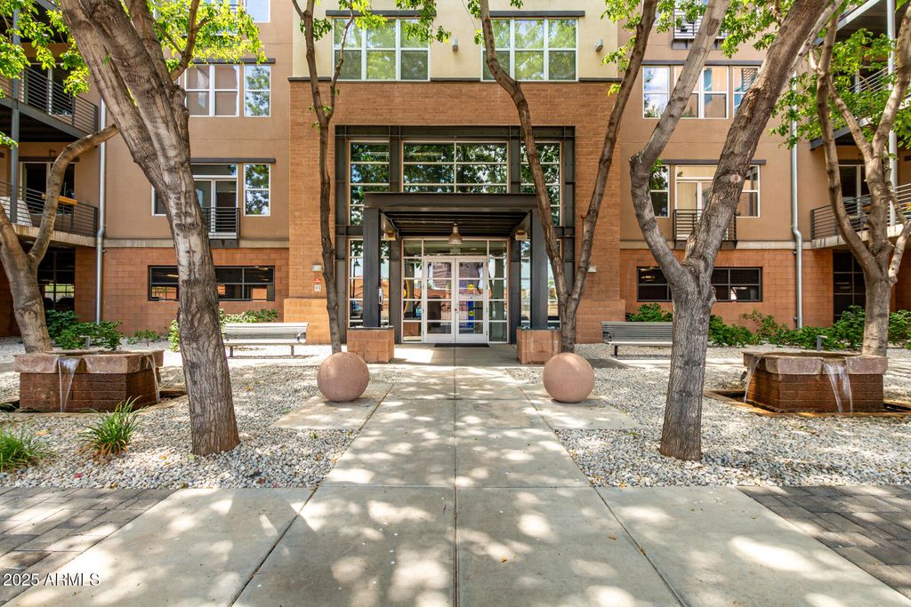 Photo of 1326 N Central Avenue #209, Phoenix, AZ 85004 (MLS # 6890859)