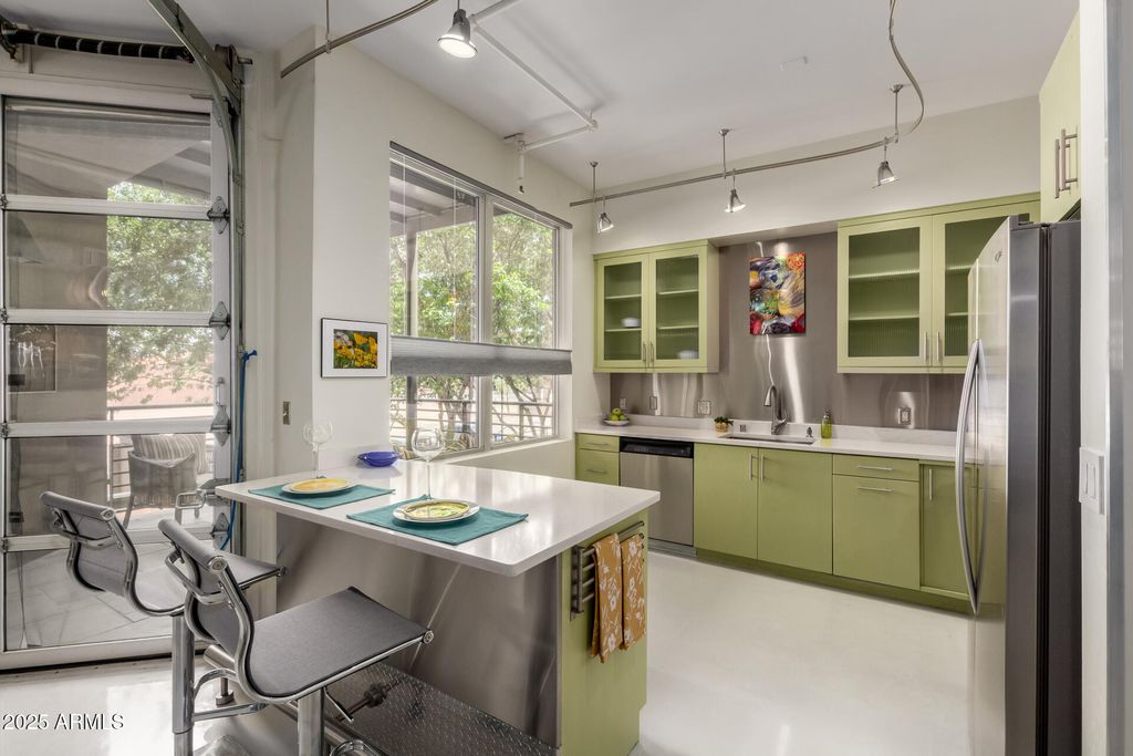 Photo of 1326 N Central Avenue #209, Phoenix, AZ 85004 (MLS # 6890859)