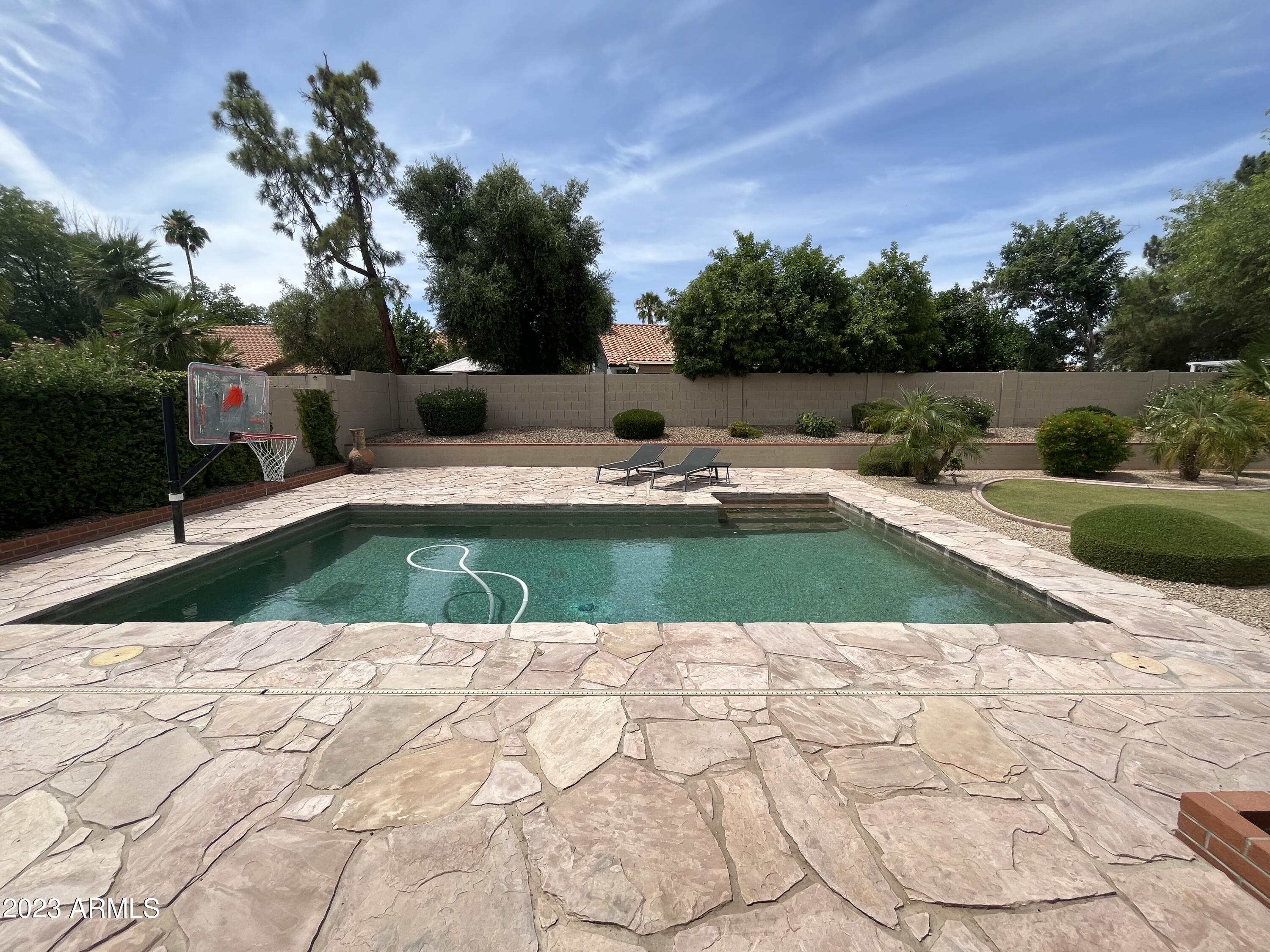 5508 E KELTON Lane