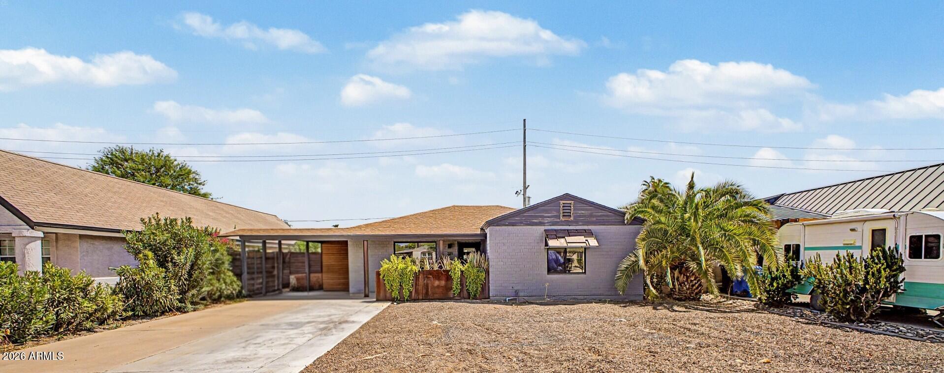 321 E WHITTON Avenue