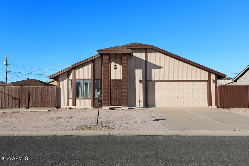 Photo of 762 W 17th Avenue, Apache Junction, AZ 85120 (MLS # 6963398)