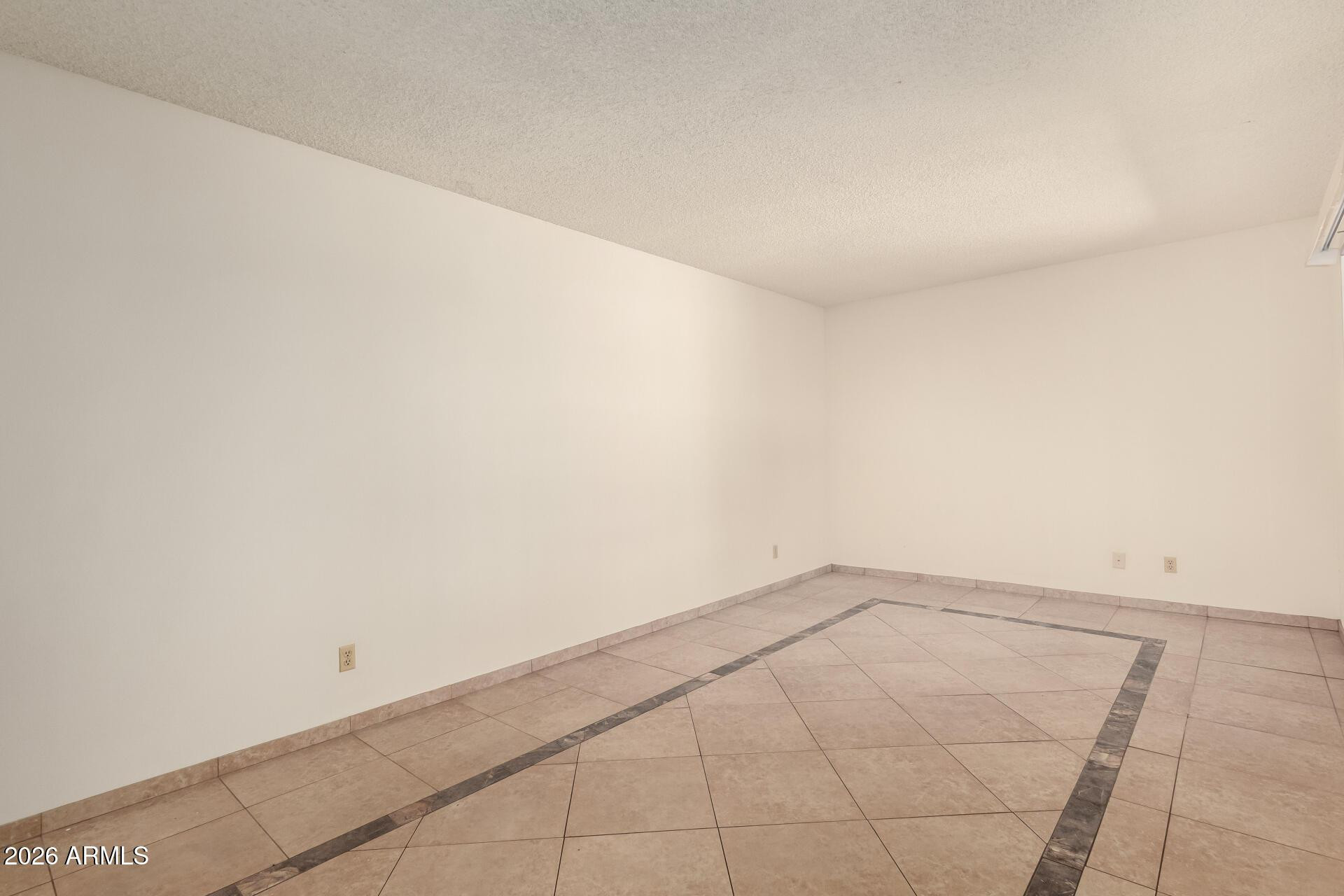 4013 S Hazelton Lane