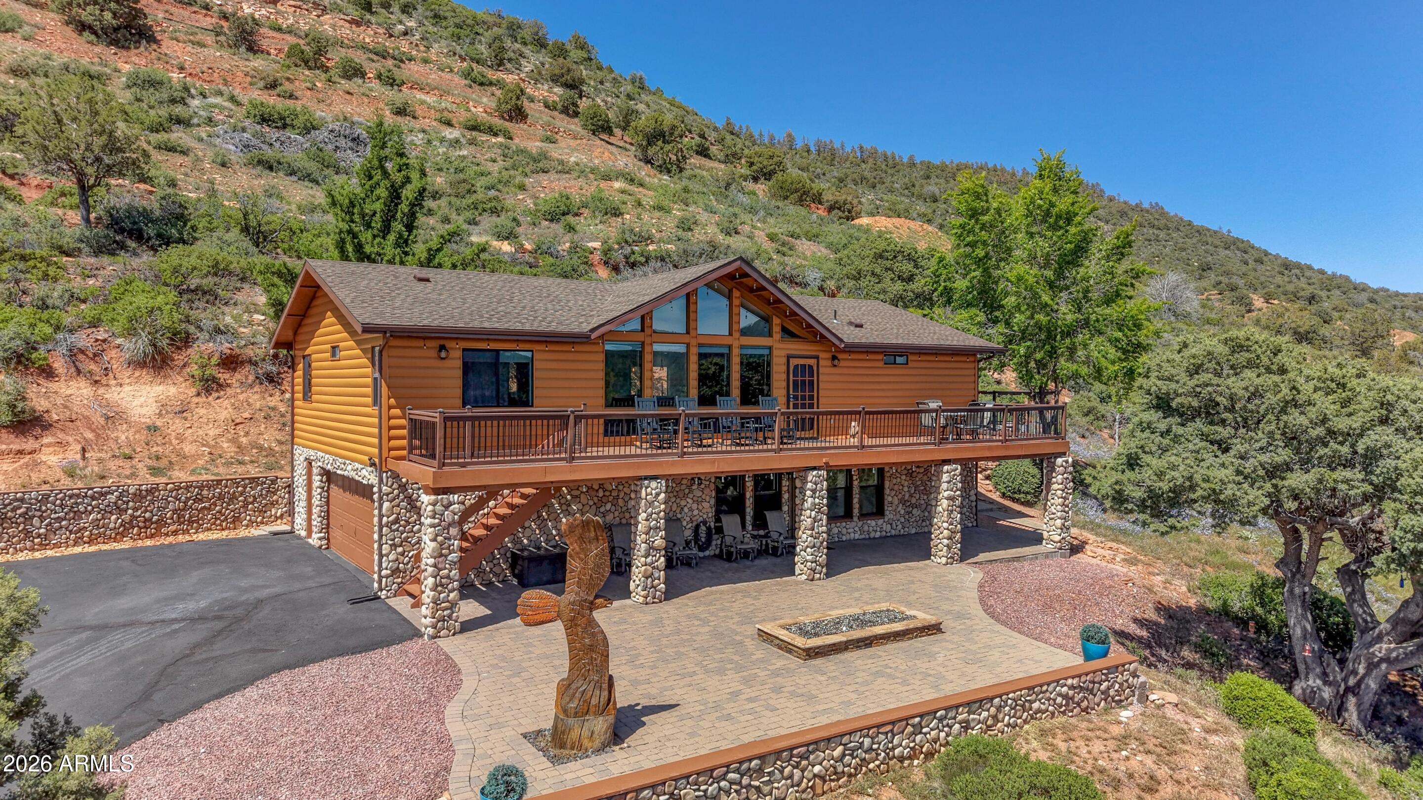 9526 W COYOTE Drive