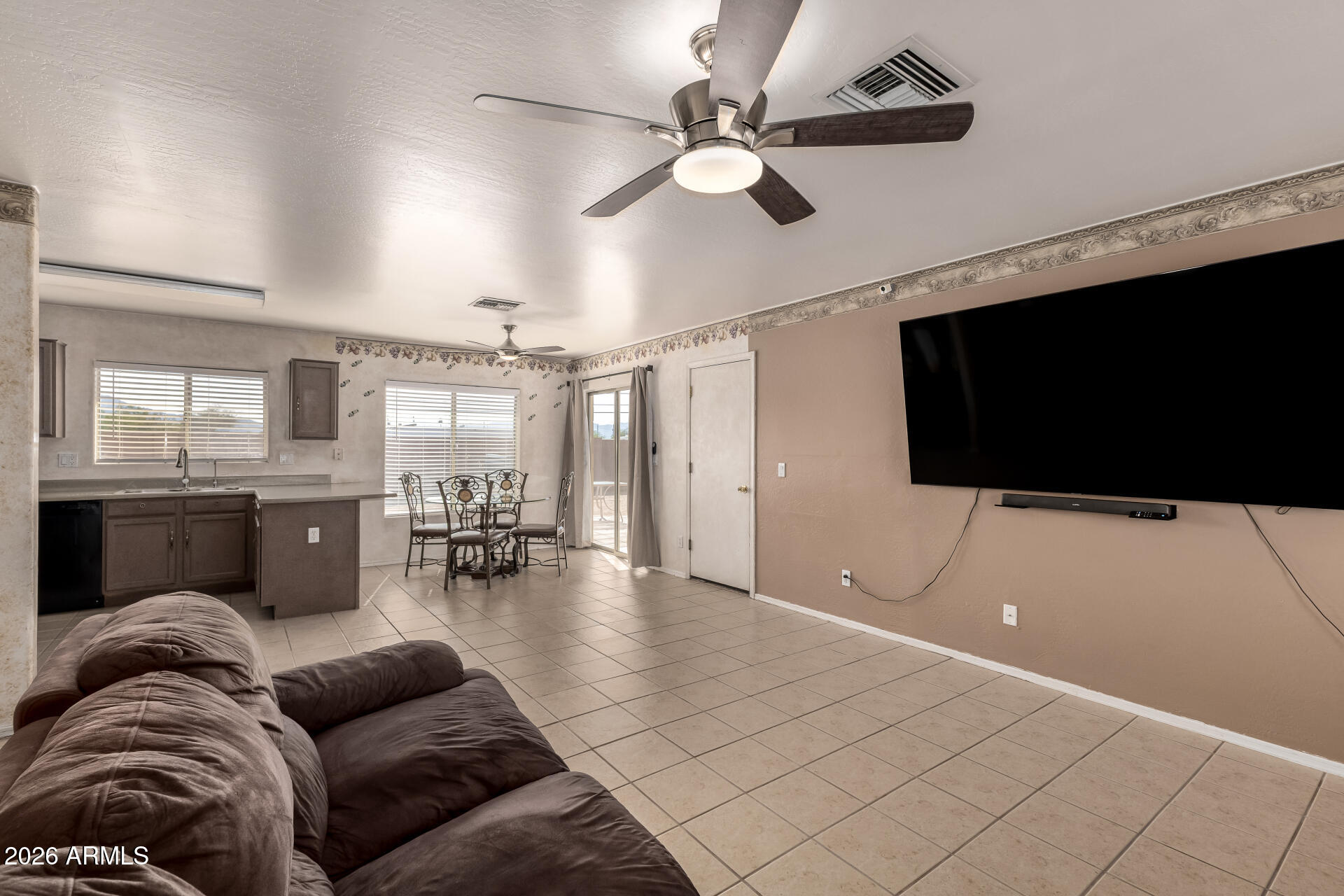 3741 W SUNLAND Avenue