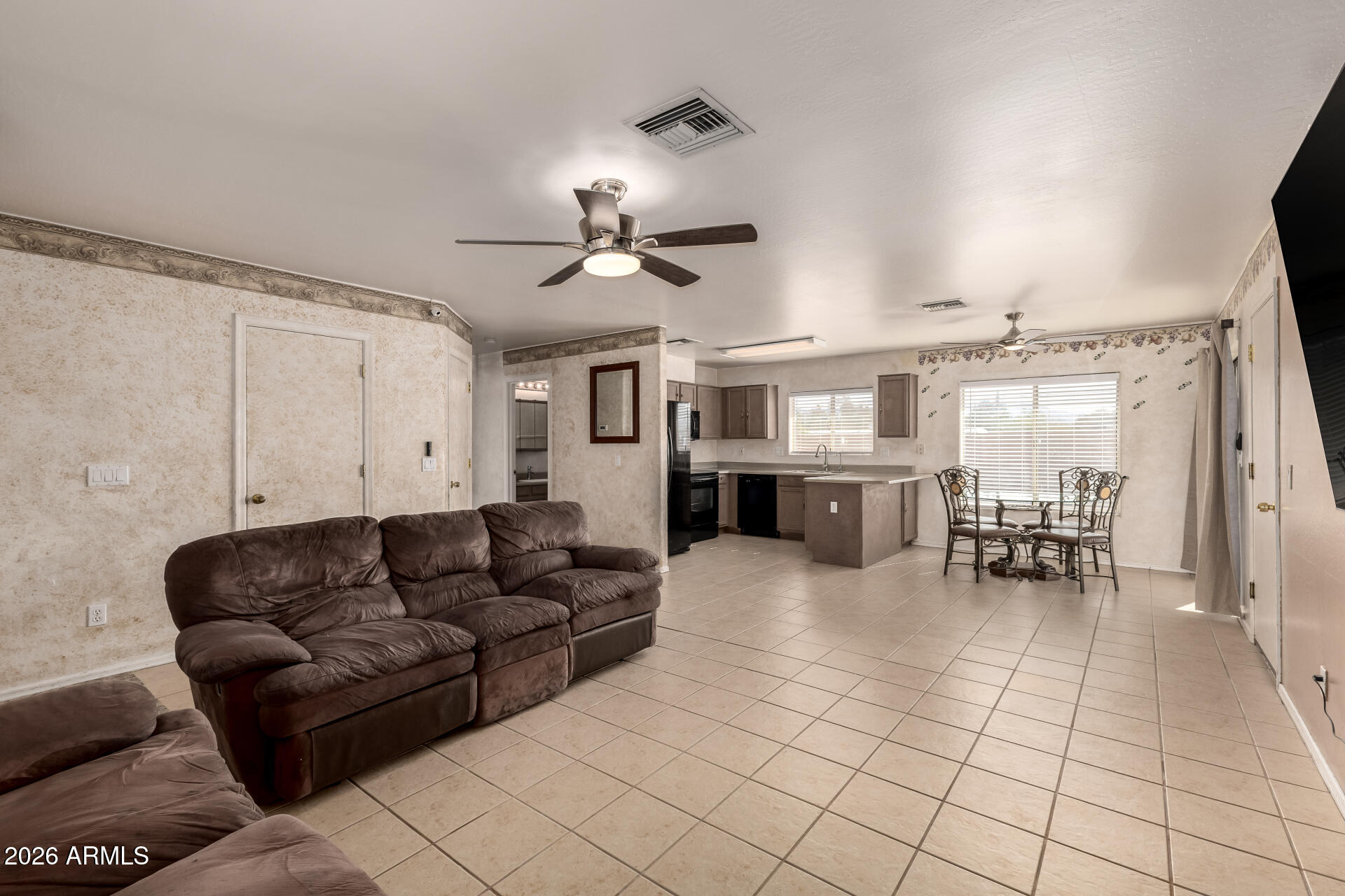 3741 W SUNLAND Avenue