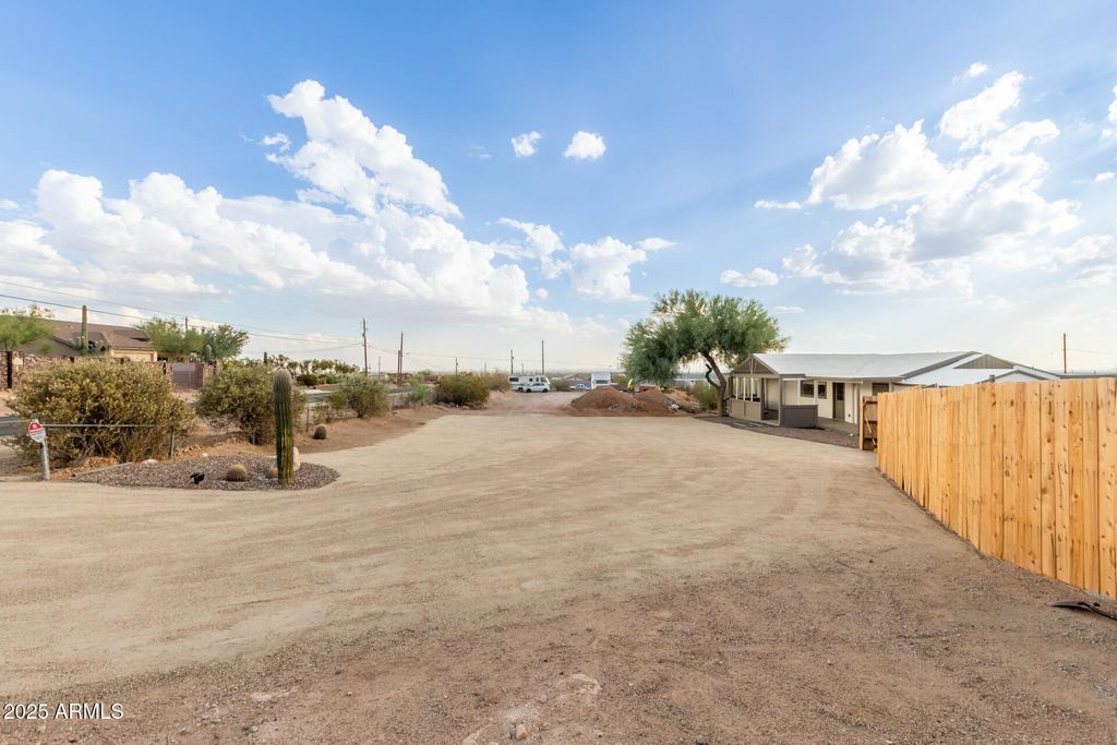 Photo of 5260 N Ironwood Drive, Apache Junction, AZ 85120 (MLS # 6928570)