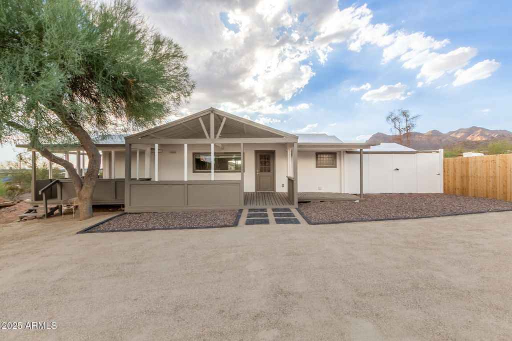 Photo of 5260 N Ironwood Drive, Apache Junction, AZ 85120 (MLS # 6928570)