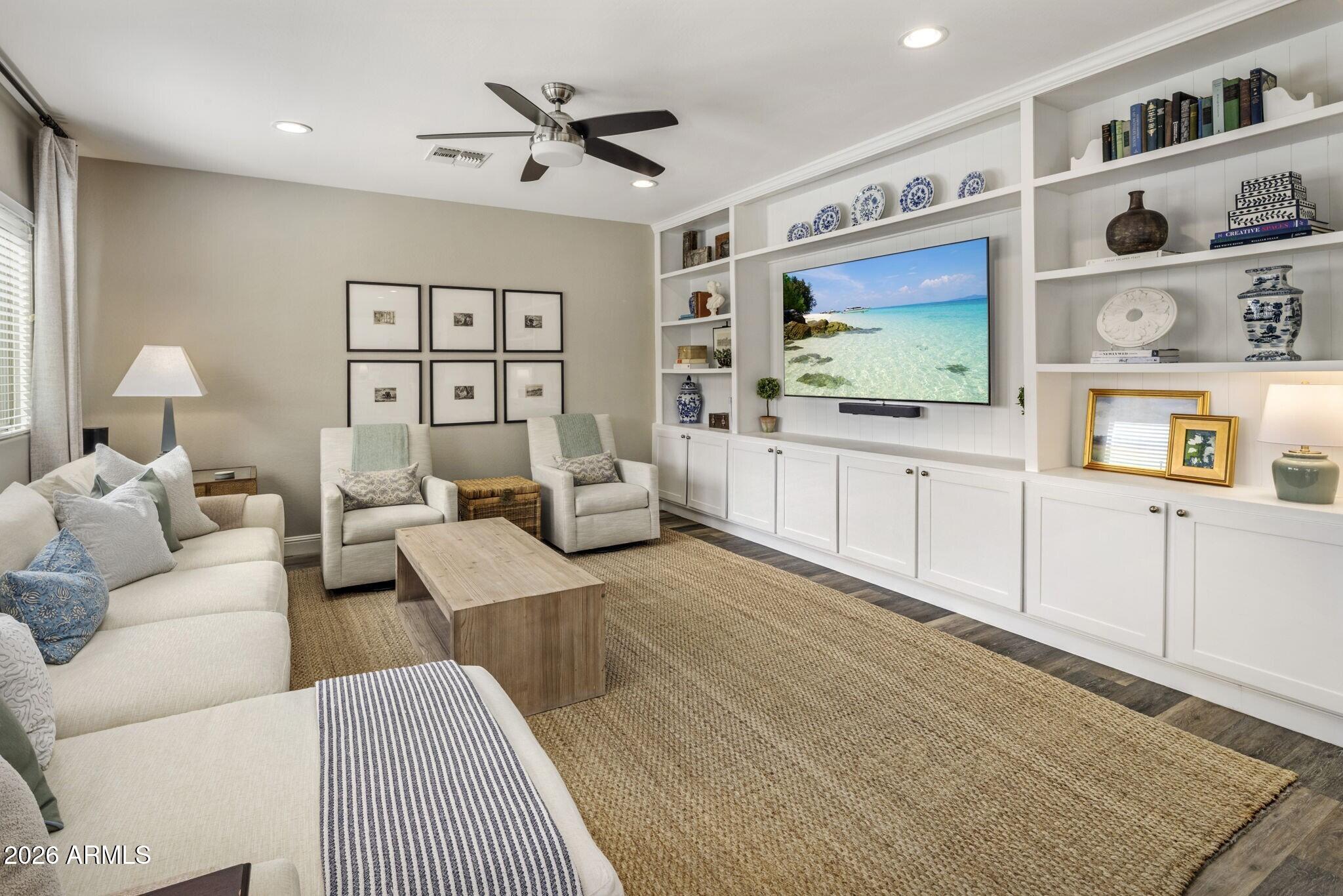 4307 E VISTA BONITA Drive