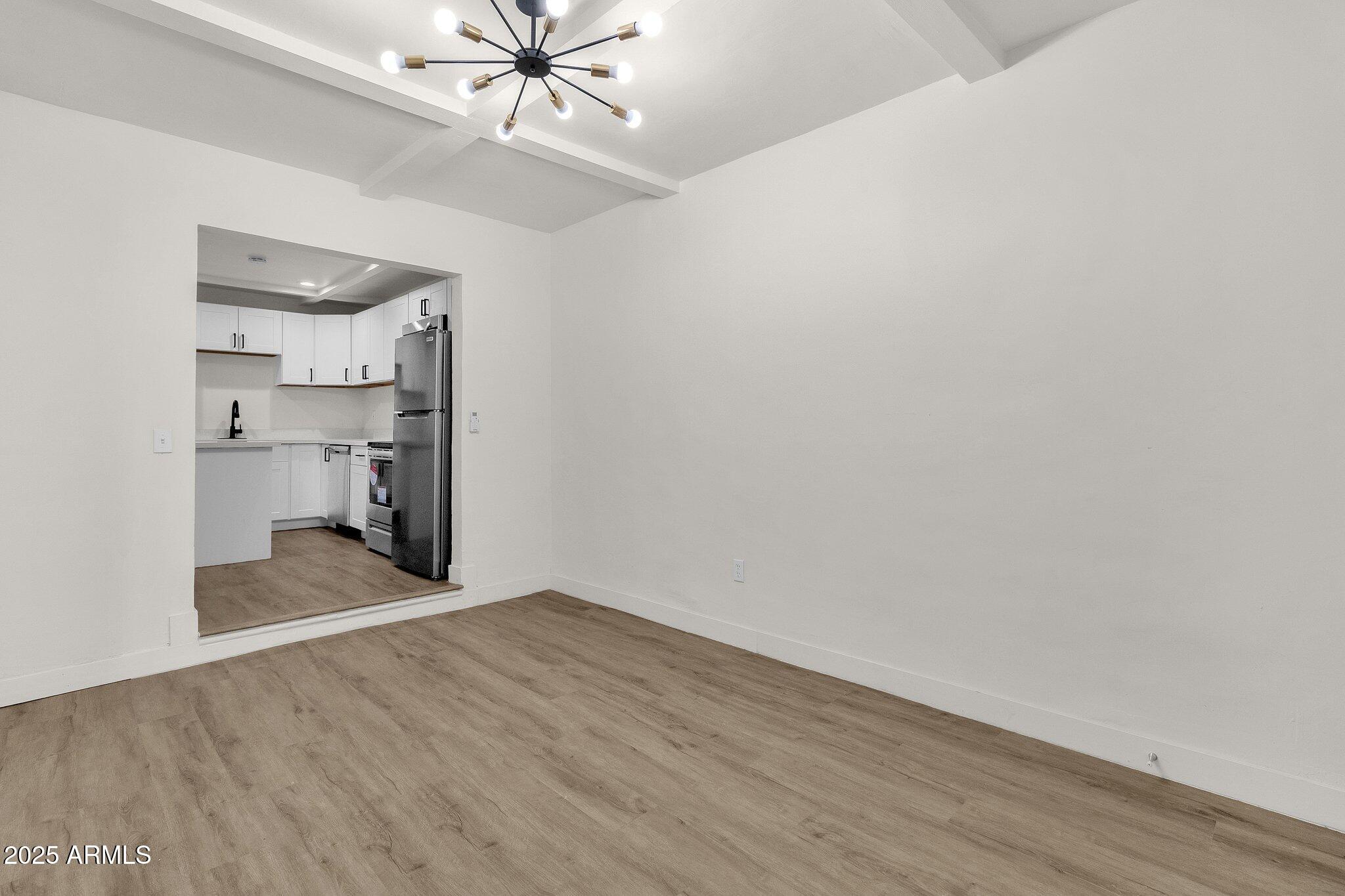 325 N 17TH Drive