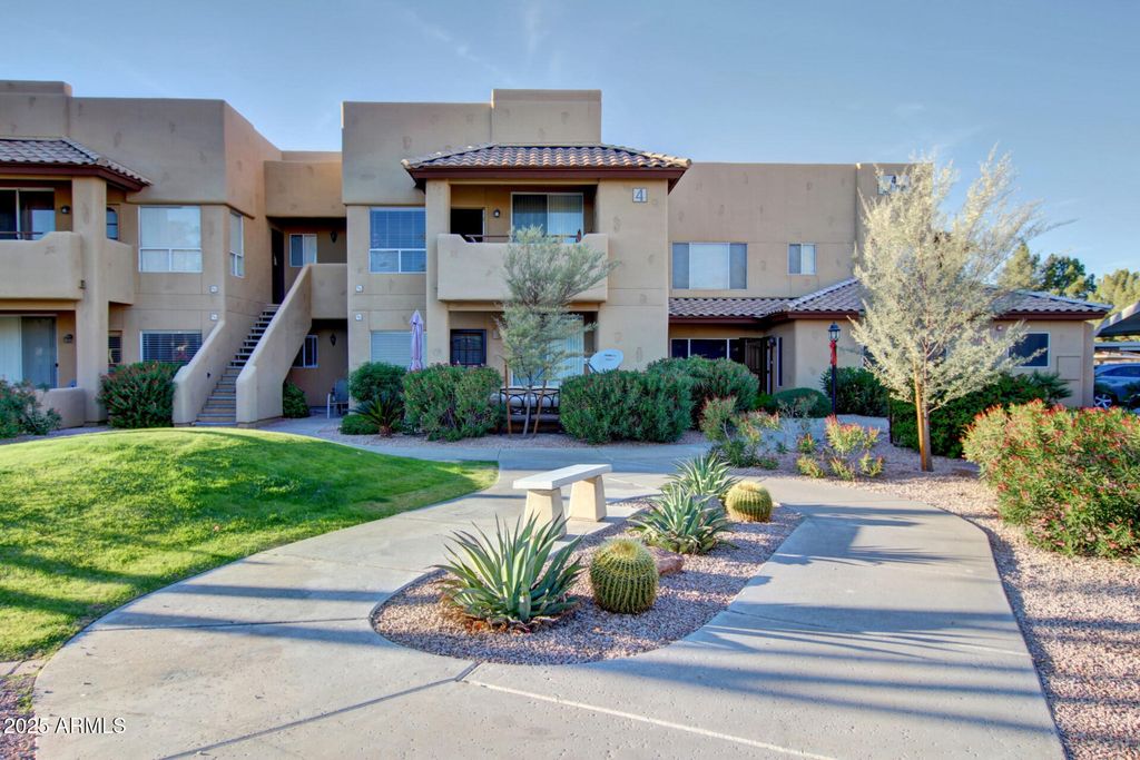 Photo of 1825 W Ray Road #2070, Chandler, AZ 85224 (MLS # 6911820)