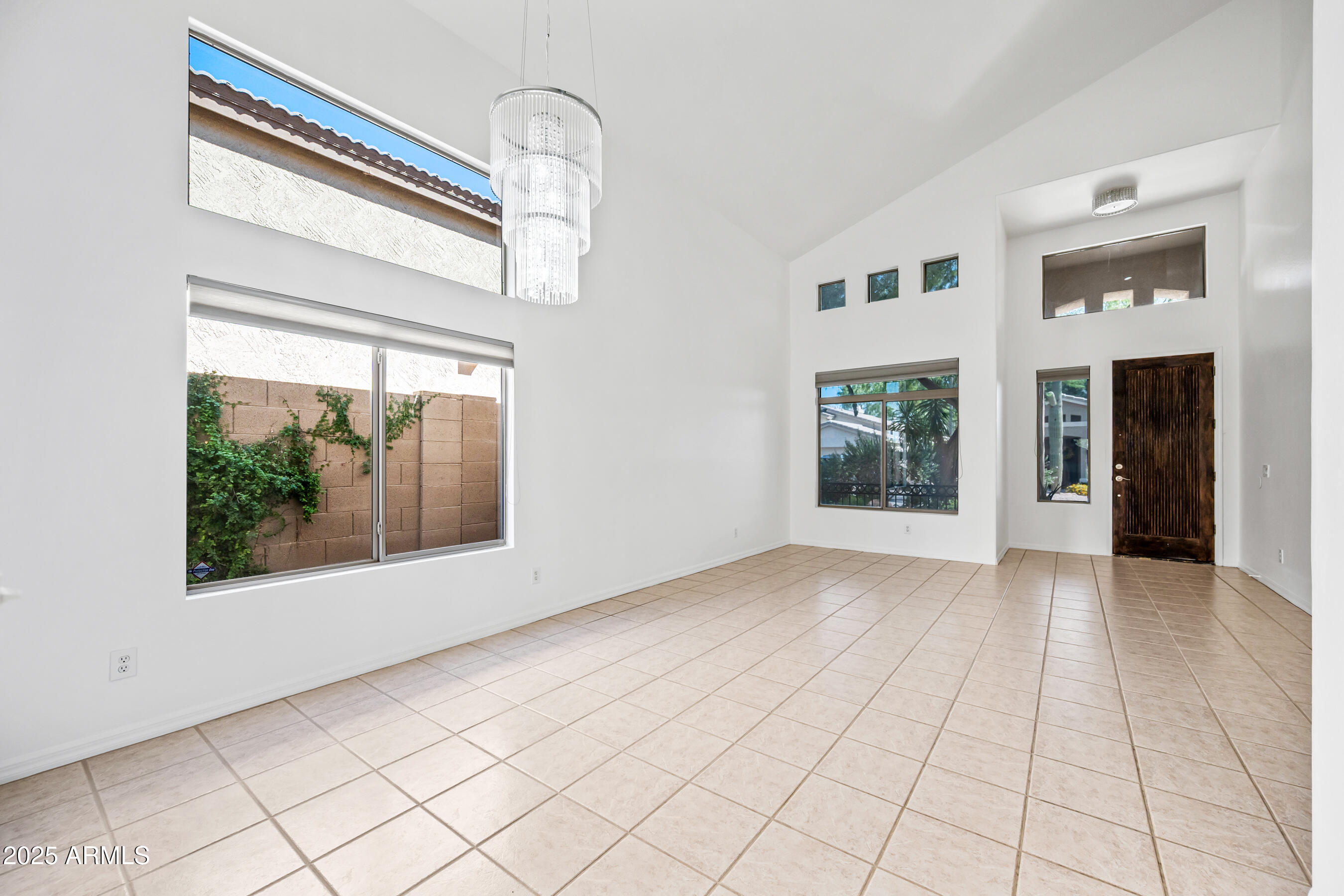 4940 E JUSTICA Street