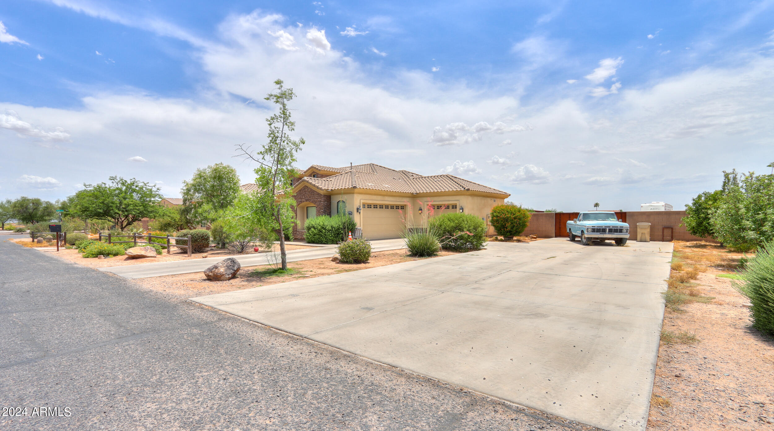 7009 W PALOMINO Way