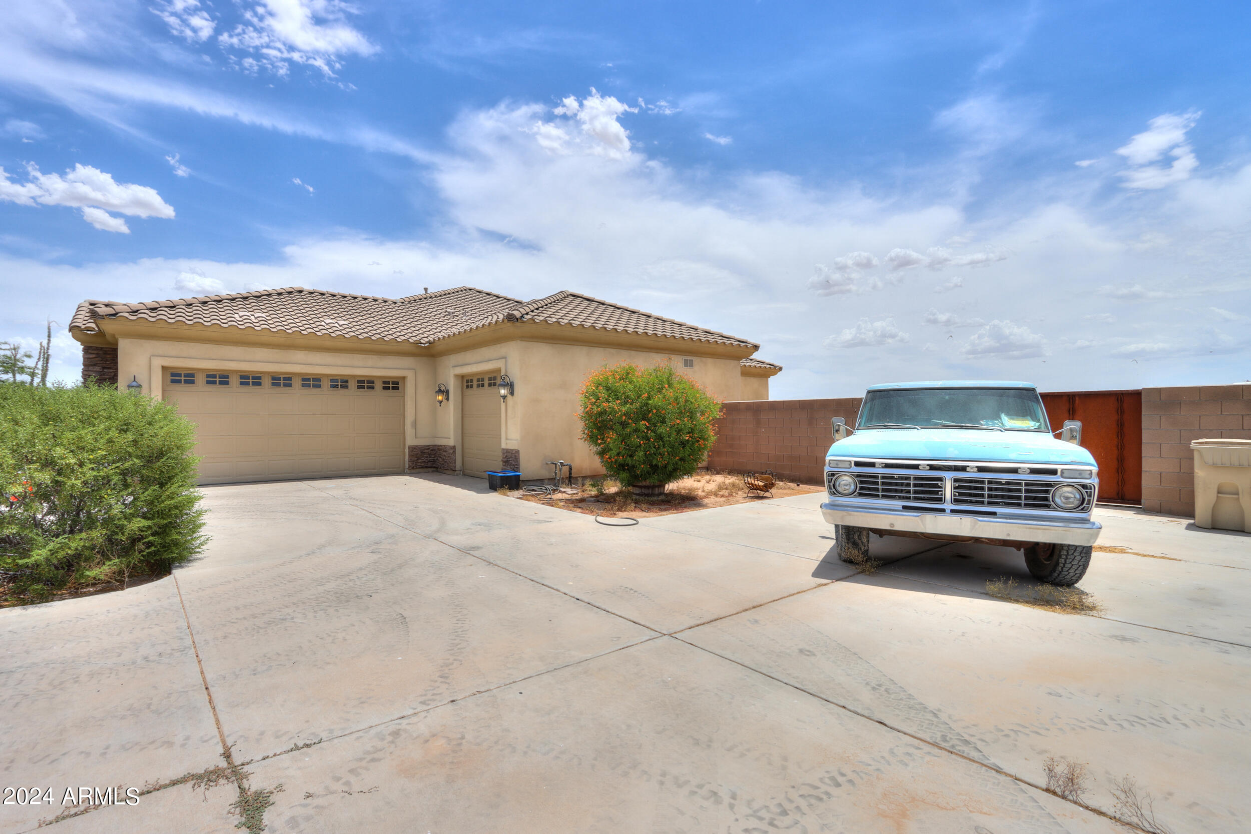 7009 W PALOMINO Way