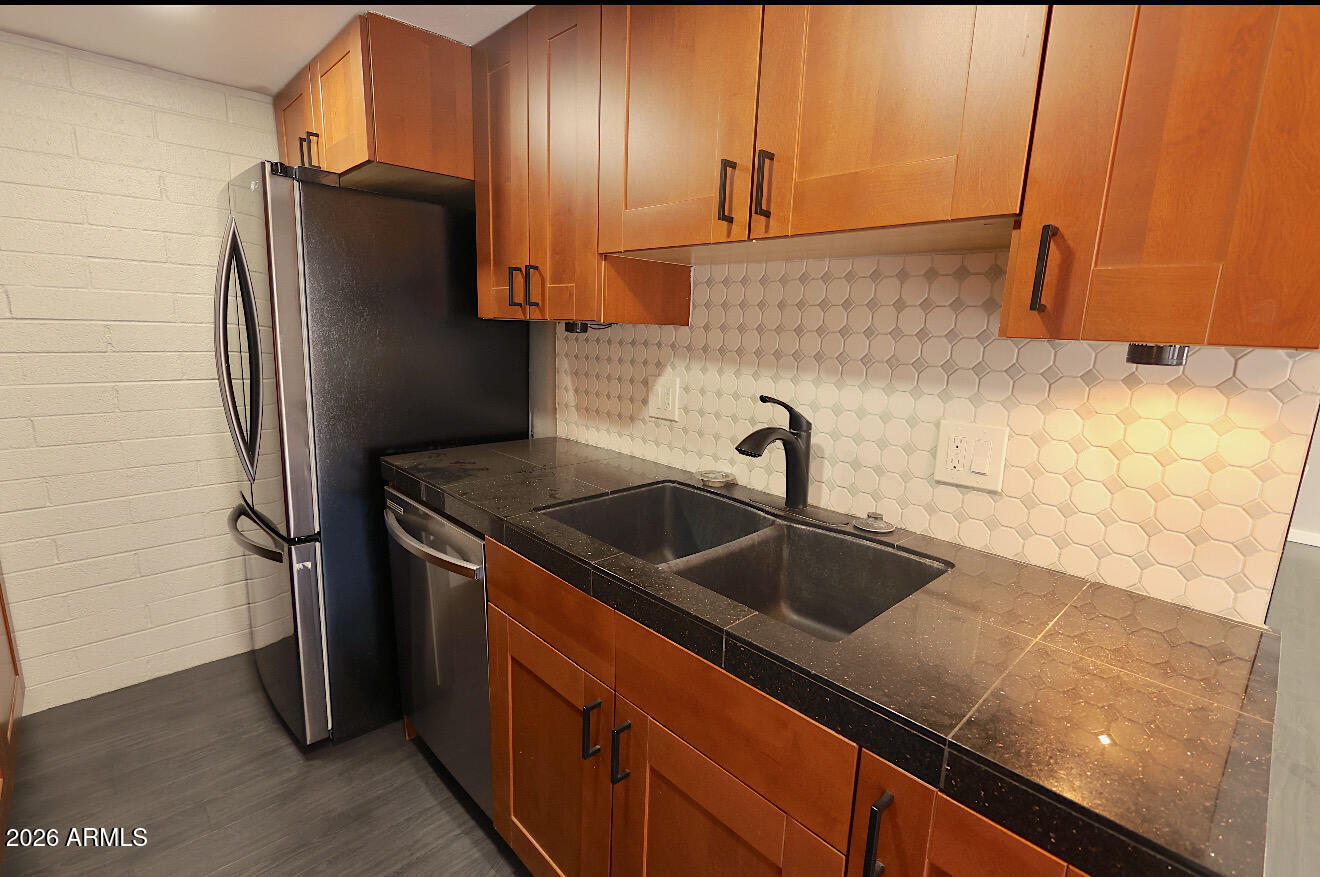 1012 N 85TH Place