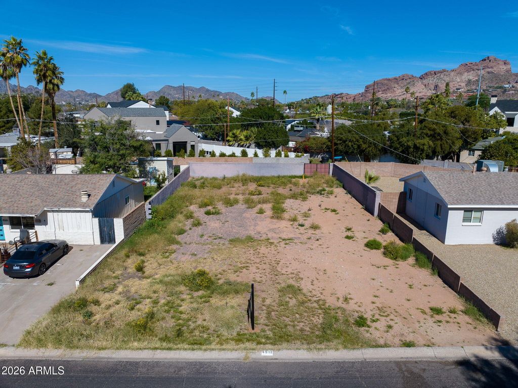 Photo of 4512 E Turney Avenue #129, Phoenix, AZ 85018 (MLS # 6978836)